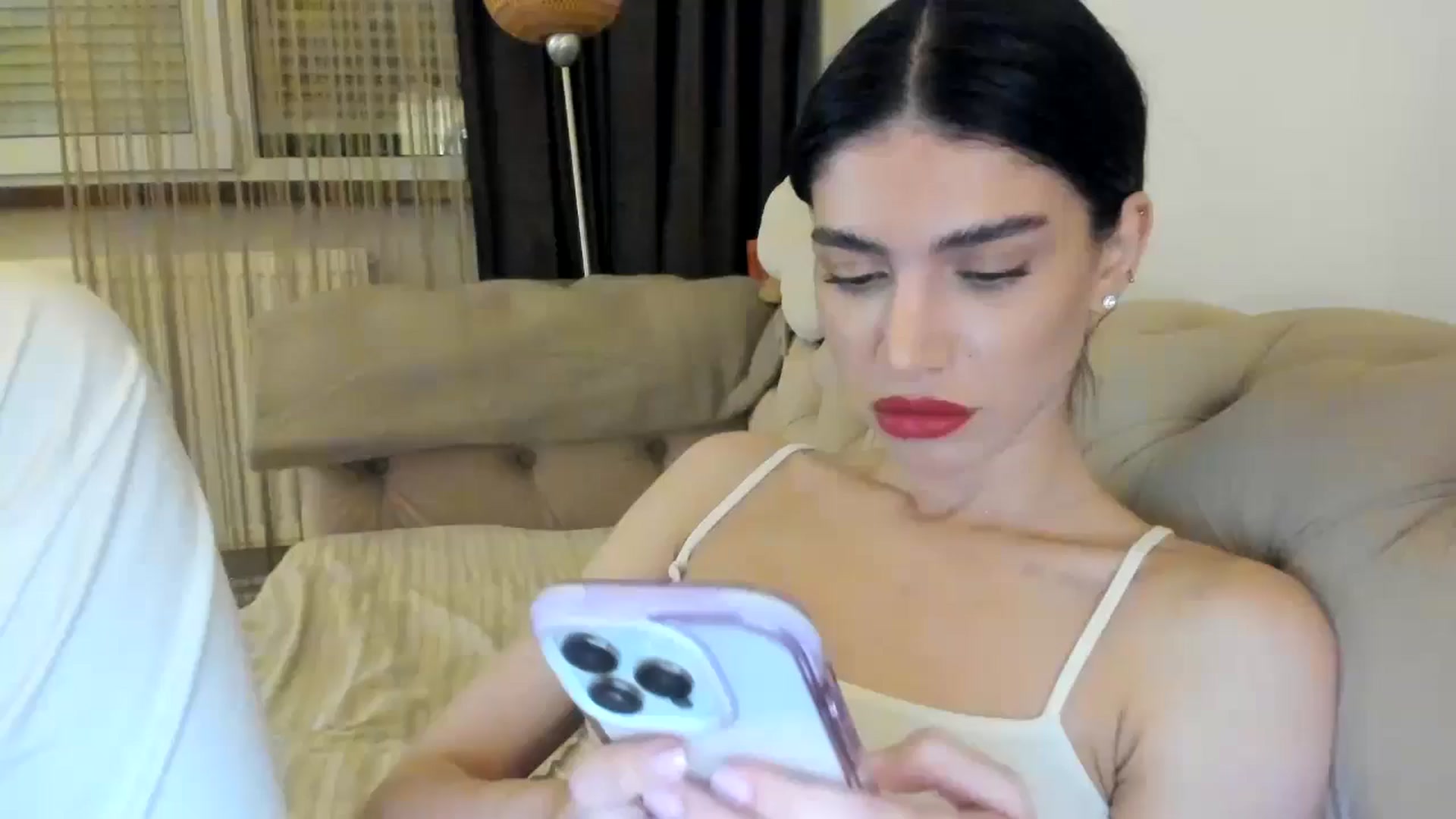 Gallery image thumbnail from SashaLopez's myfreecams stream on, 05/12/2024, 22:12 image 17 of 20