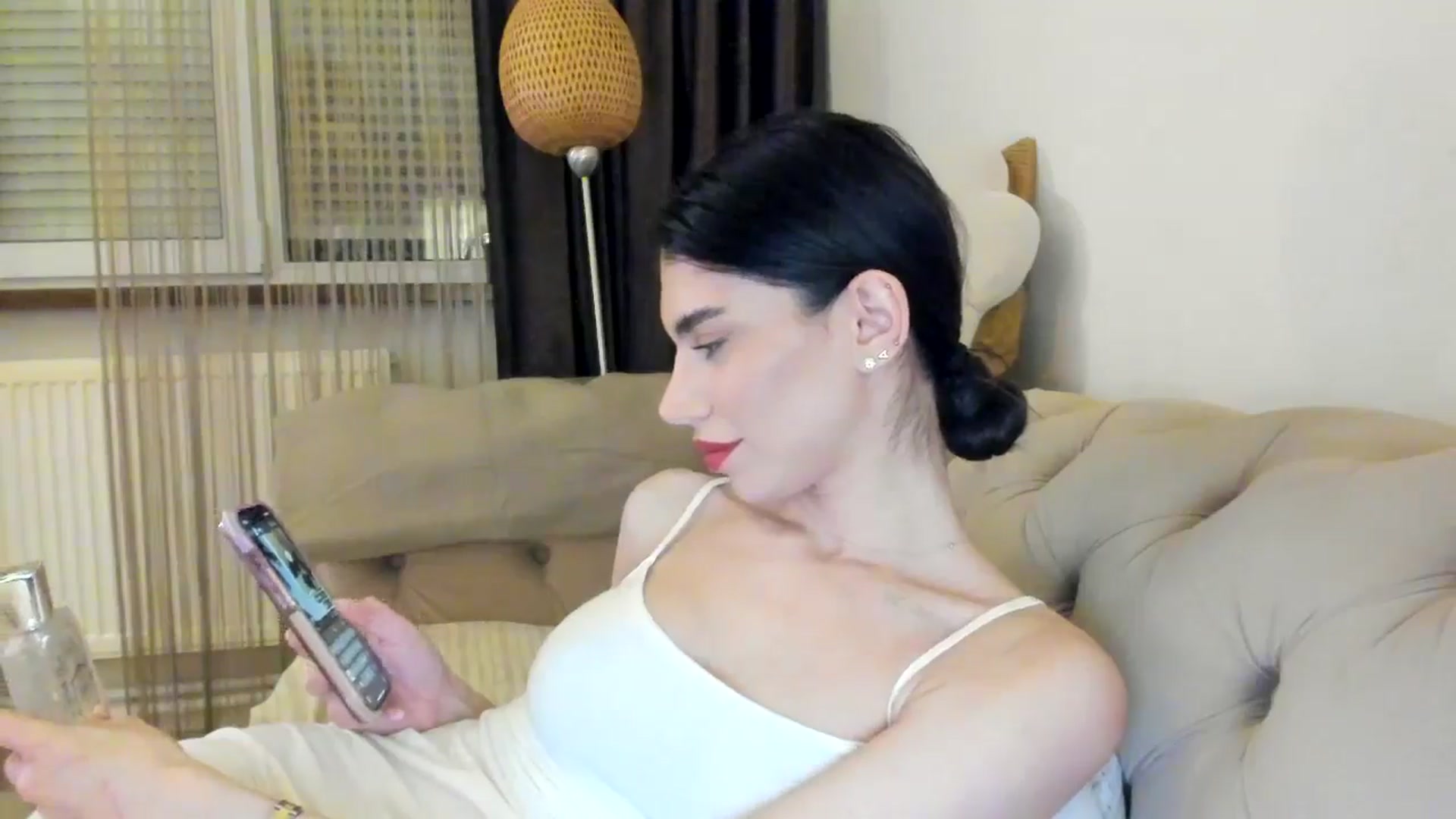 Gallery image thumbnail from SashaLopez's myfreecams stream on, 05/12/2024, 22:12 image 12 of 20