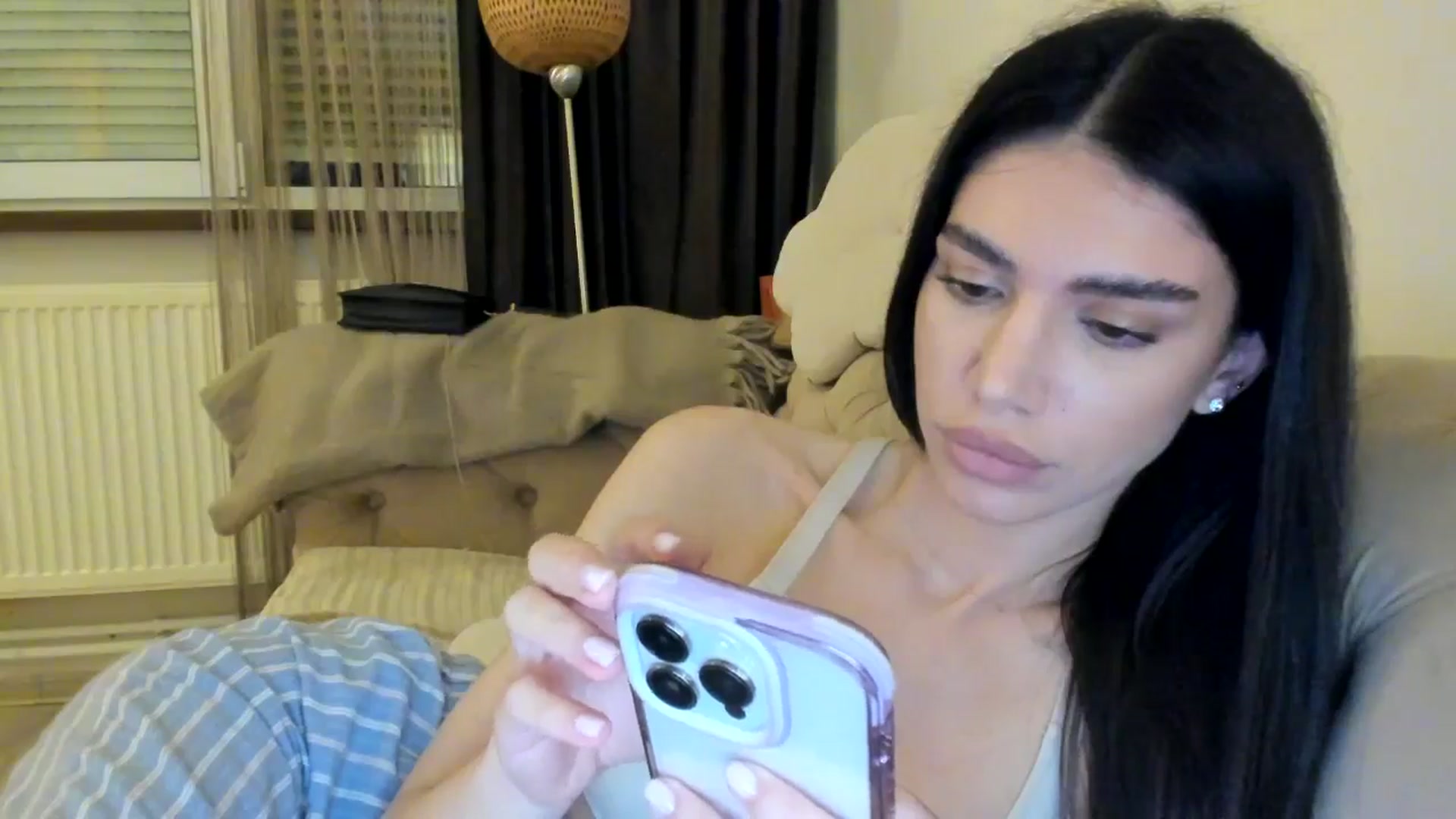 Gallery image thumbnail from SashaLopez's myfreecams stream on, 05/13/2024, 21:13 image 16 of 20
