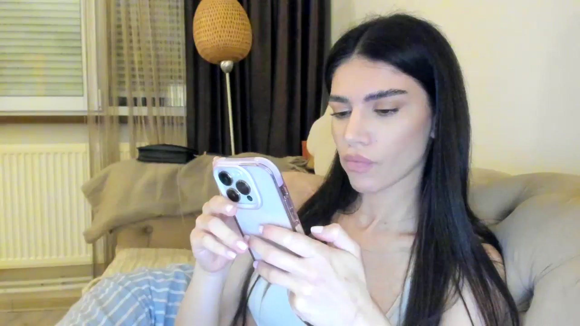 Gallery image thumbnail from SashaLopez's myfreecams stream on, 05/13/2024, 21:13 image 15 of 20