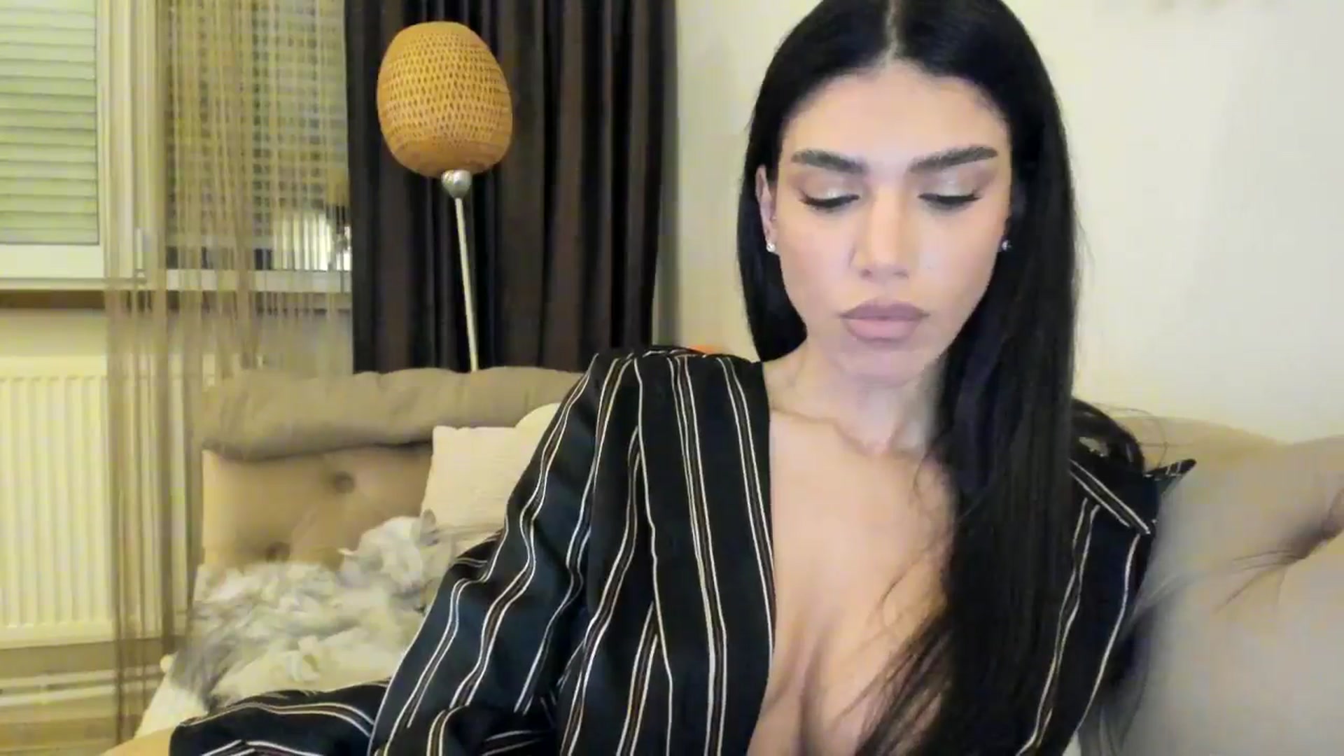 Gallery image thumbnail from SashaLopez's myfreecams stream on, 05/14/2024, 20:09 image 11 of 20