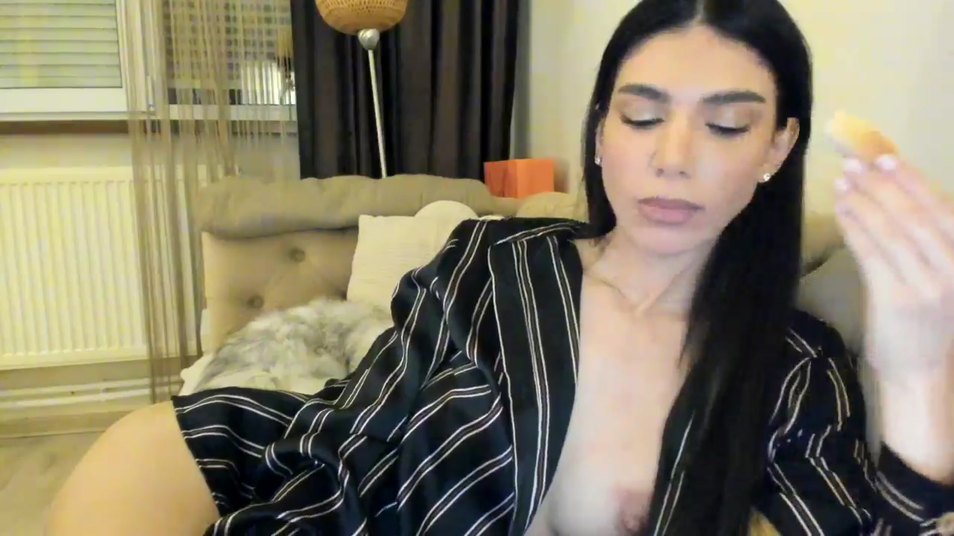 Gallery image thumbnail from SashaLopez's myfreecams stream on, 05/14/2024, 20:09 image 18 of 20