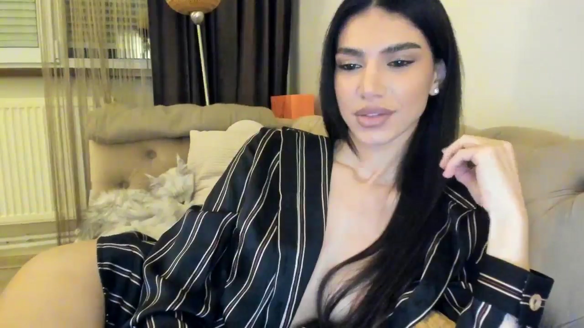 Gallery image thumbnail from SashaLopez's myfreecams stream on, 05/14/2024, 20:09 image 13 of 20