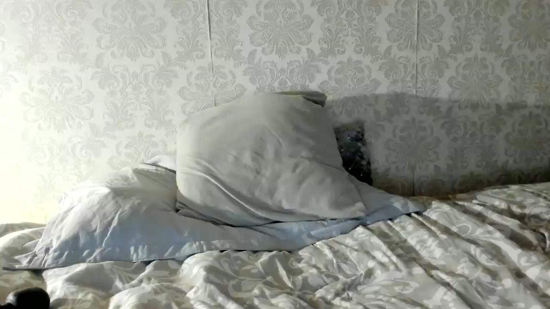 Gallery image thumbnail from SashaLopez's myfreecams stream on, 05/15/2024, 23:15 image 17 of 20