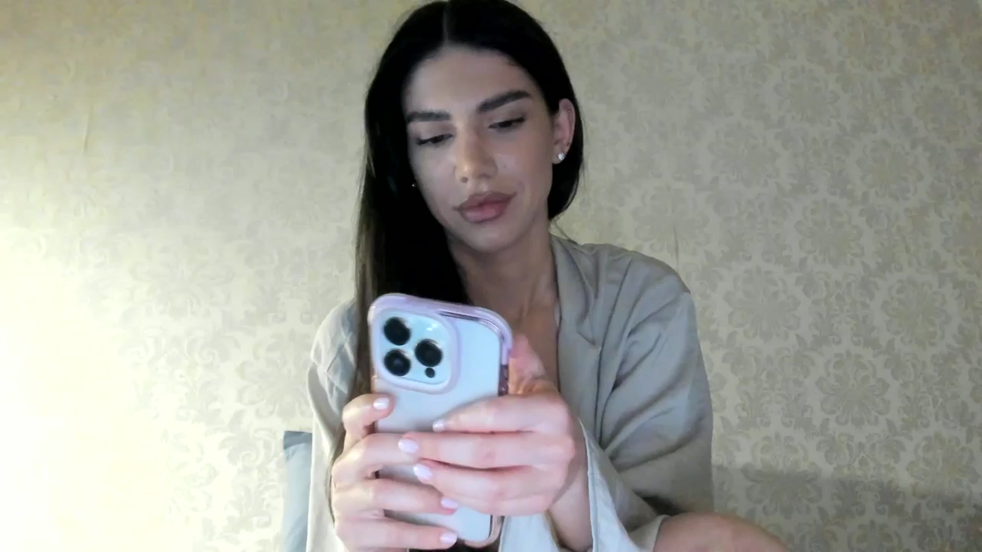 Gallery image thumbnail from SashaLopez's myfreecams stream on, 05/16/2024, 22:53 image 17 of 20
