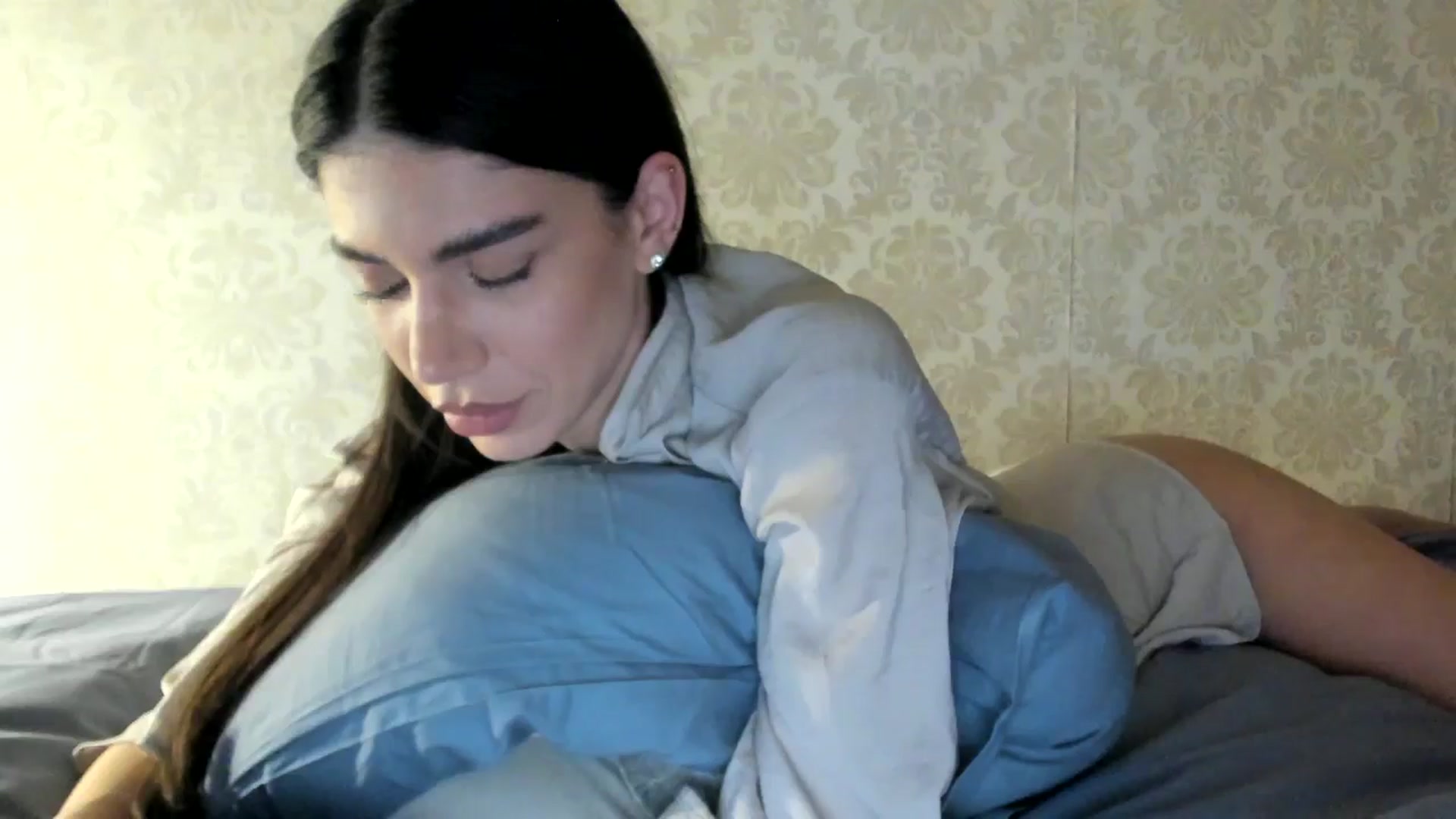 Gallery image thumbnail from SashaLopez's myfreecams stream on, 05/16/2024, 22:53 image 8 of 20