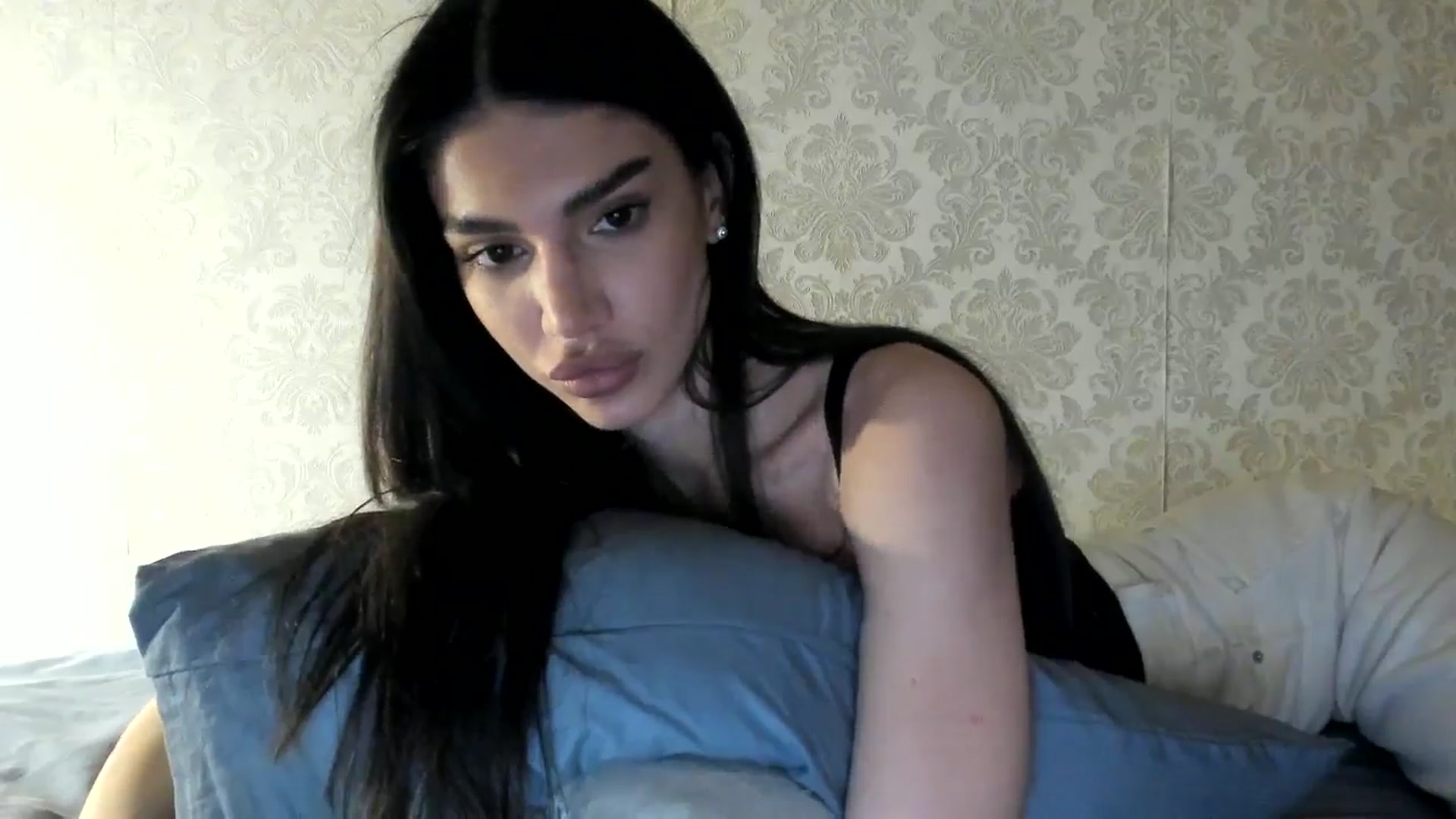 Gallery image thumbnail from SashaLopez's myfreecams stream on, 05/18/2024, 21:16 image 2 of 20