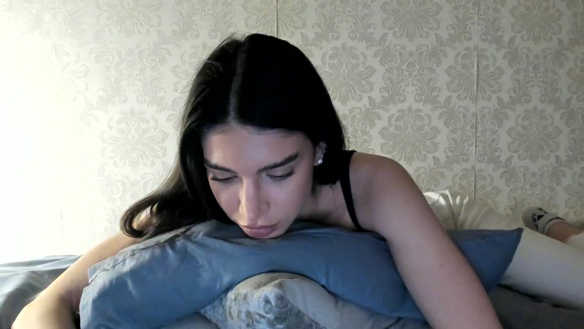 Gallery image thumbnail from SashaLopez's myfreecams stream on, 05/18/2024, 21:16 image 18 of 20