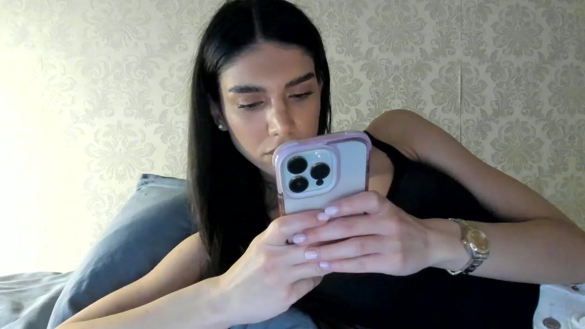 Gallery image thumbnail from SashaLopez's myfreecams stream on, 05/18/2024, 21:56 image 1 of 20