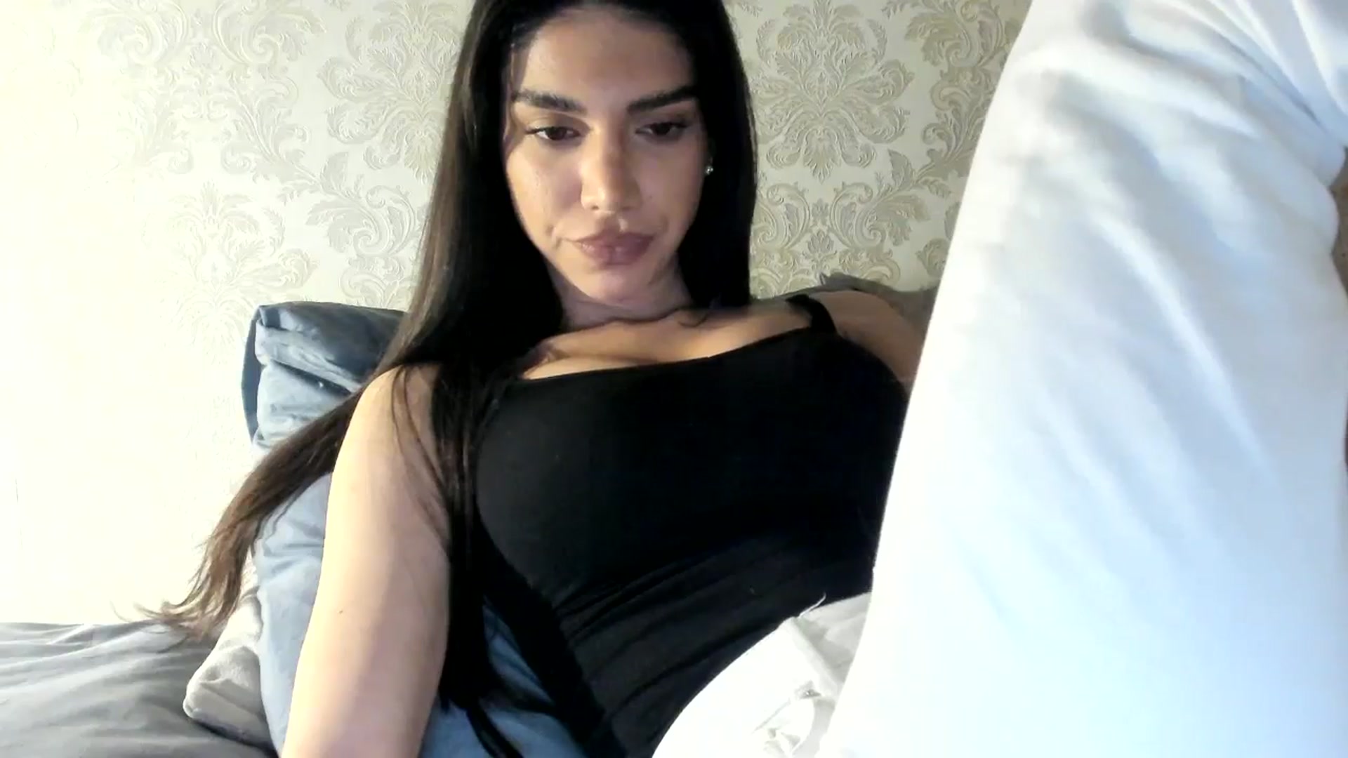 Gallery image thumbnail from SashaLopez's myfreecams stream on, 05/18/2024, 21:56 image 4 of 20