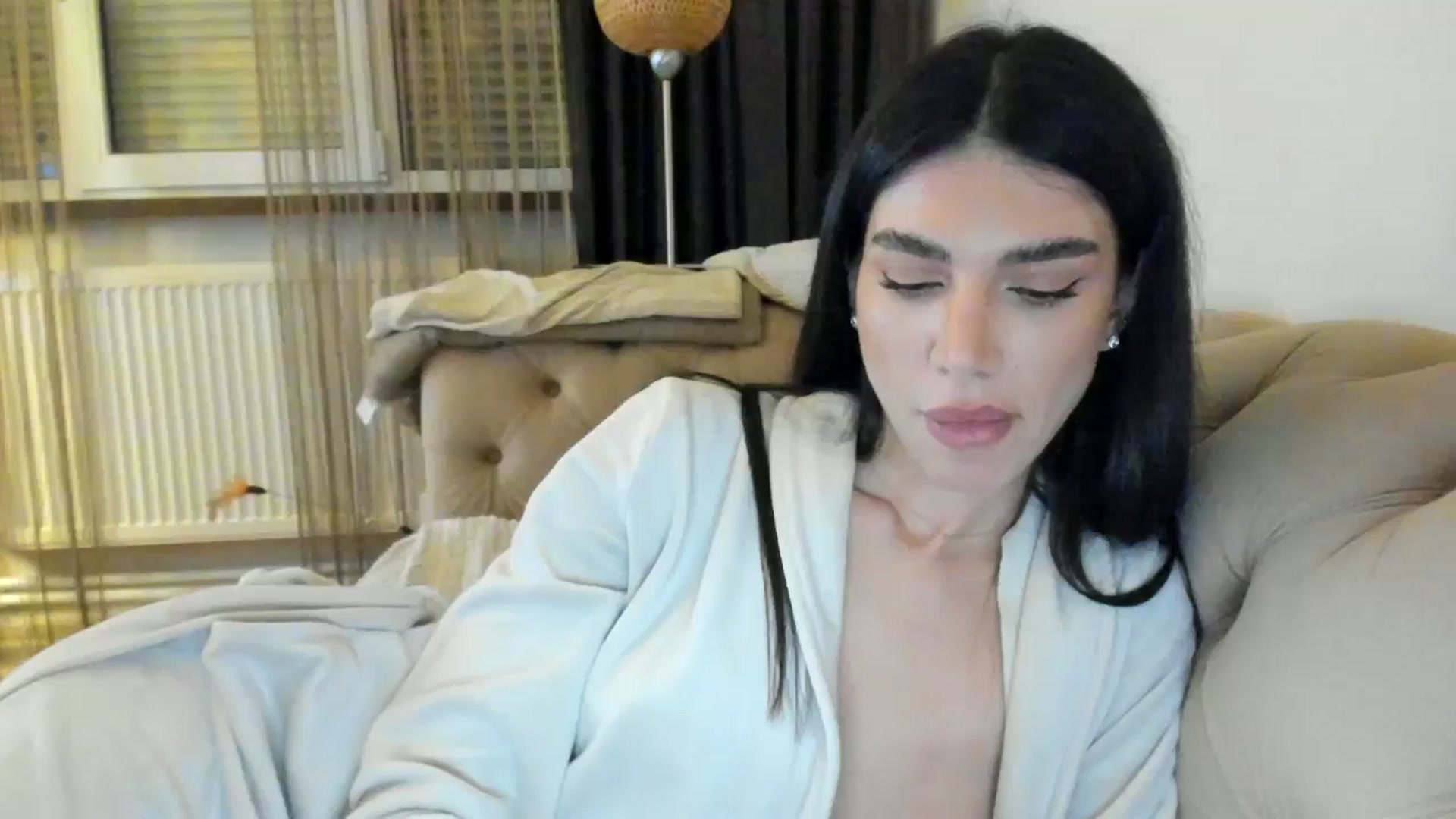 Gallery image thumbnail from SashaLopez's myfreecams stream on, 05/29/2024, 23:05 image 12 of 20