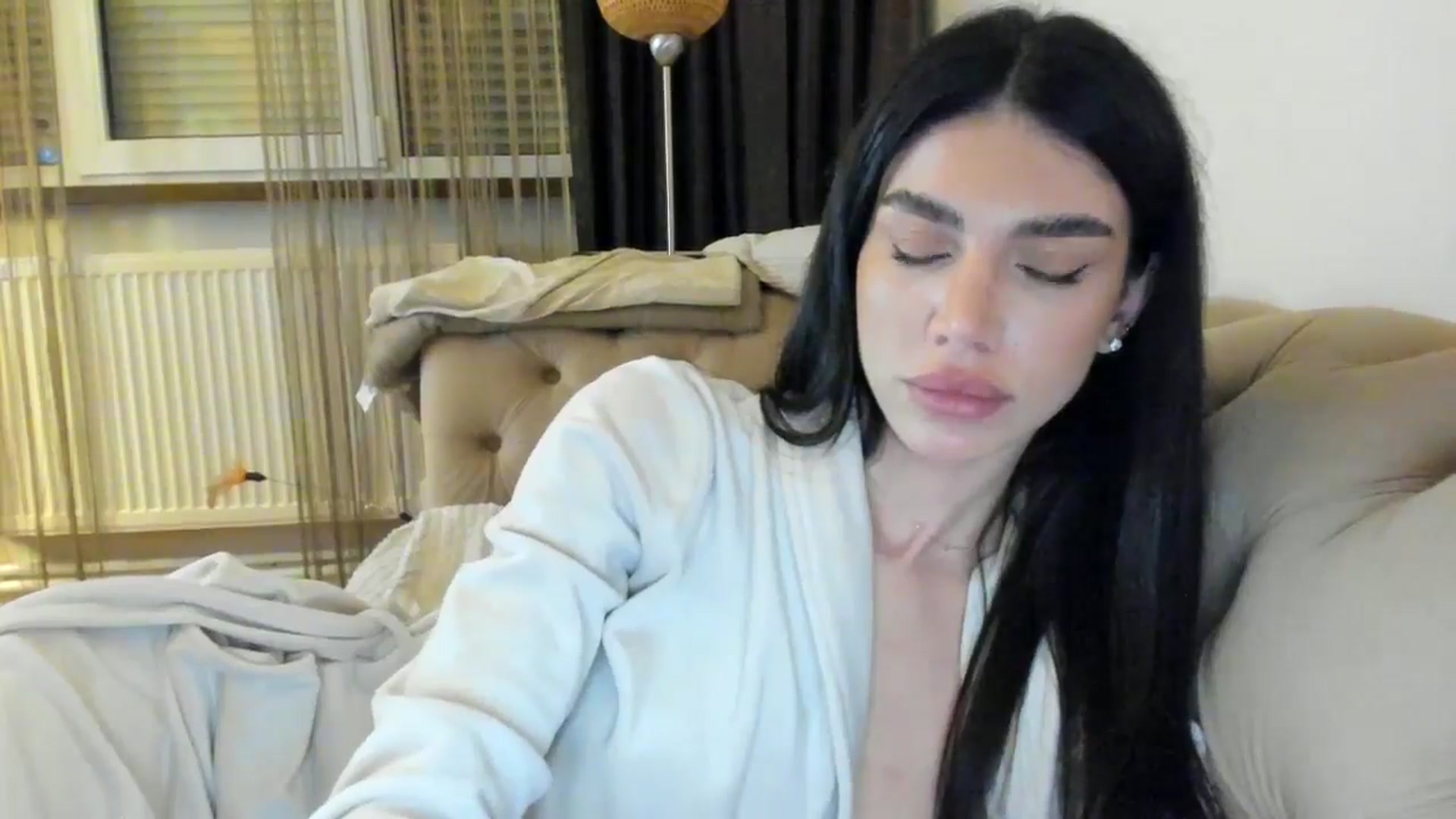 Gallery image thumbnail from SashaLopez's myfreecams stream on, 05/29/2024, 23:05 image 18 of 20