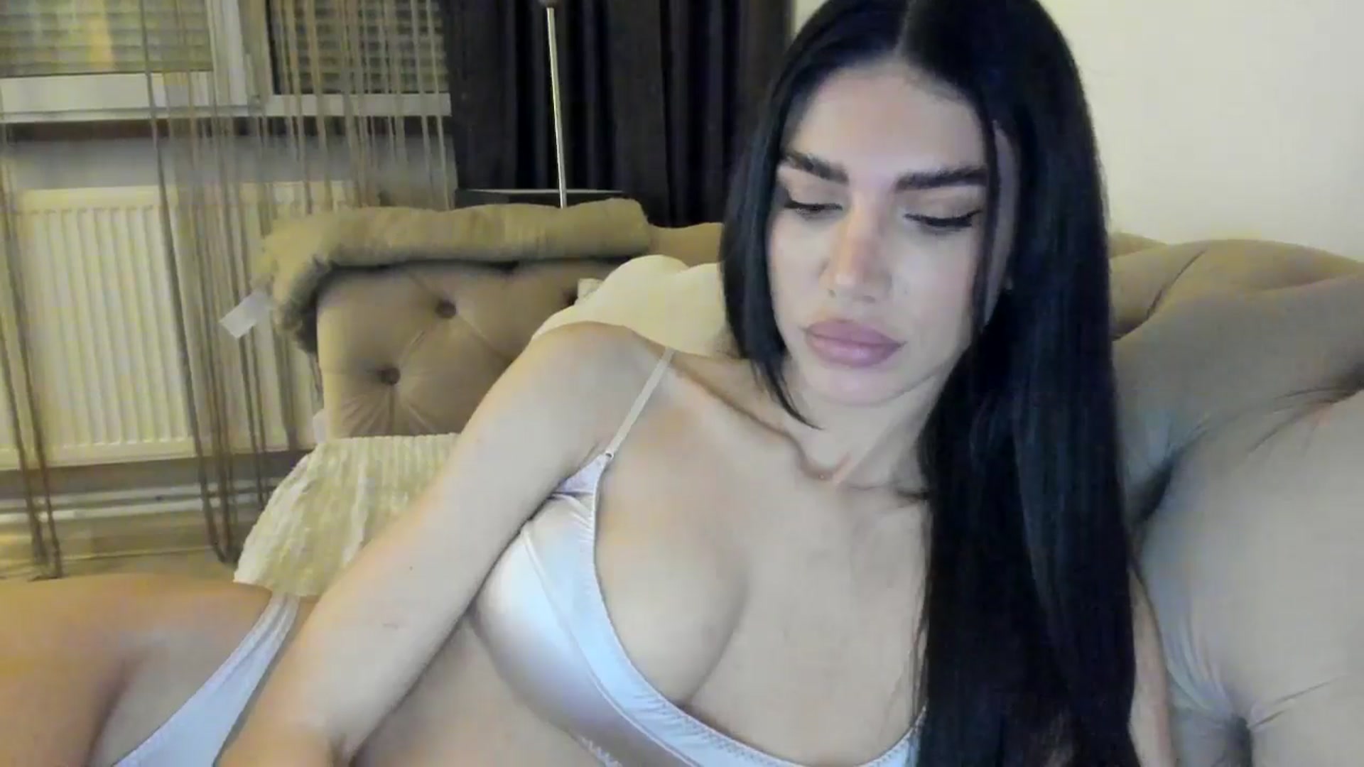 Gallery image thumbnail from SashaLopez's myfreecams stream on, 06/01/2024, 19:39 image 13 of 20