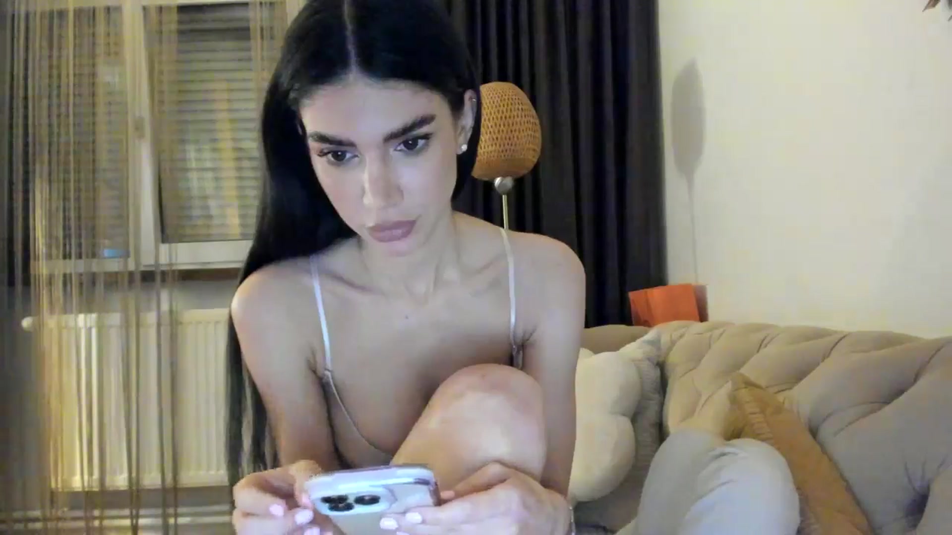 Gallery image thumbnail from SashaLopez's myfreecams stream on, 06/01/2024, 19:39 image 4 of 20