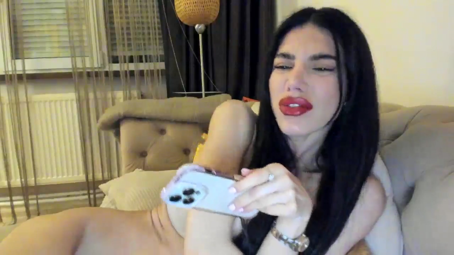 Gallery image thumbnail from SashaLopez's myfreecams stream on, 06/05/2024, 22:08 image 18 of 20