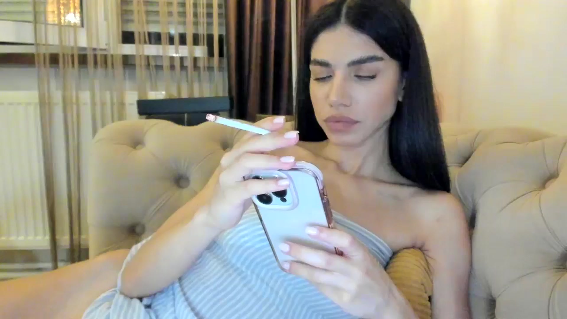 Gallery image thumbnail from SashaLopez's myfreecams stream on, 07/14/2024, 23:28 image 10 of 20