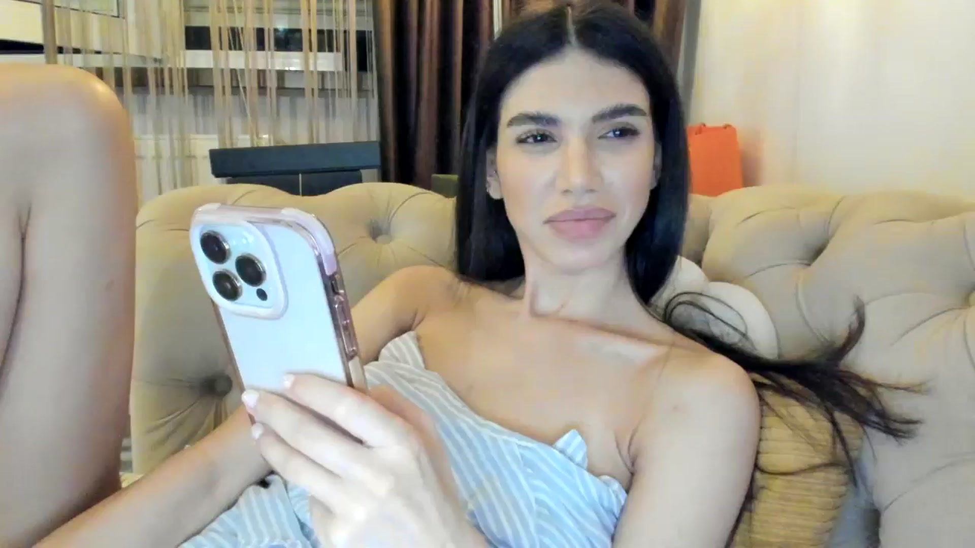 Gallery image thumbnail from SashaLopez's myfreecams stream on, 07/14/2024, 23:28 image 3 of 20