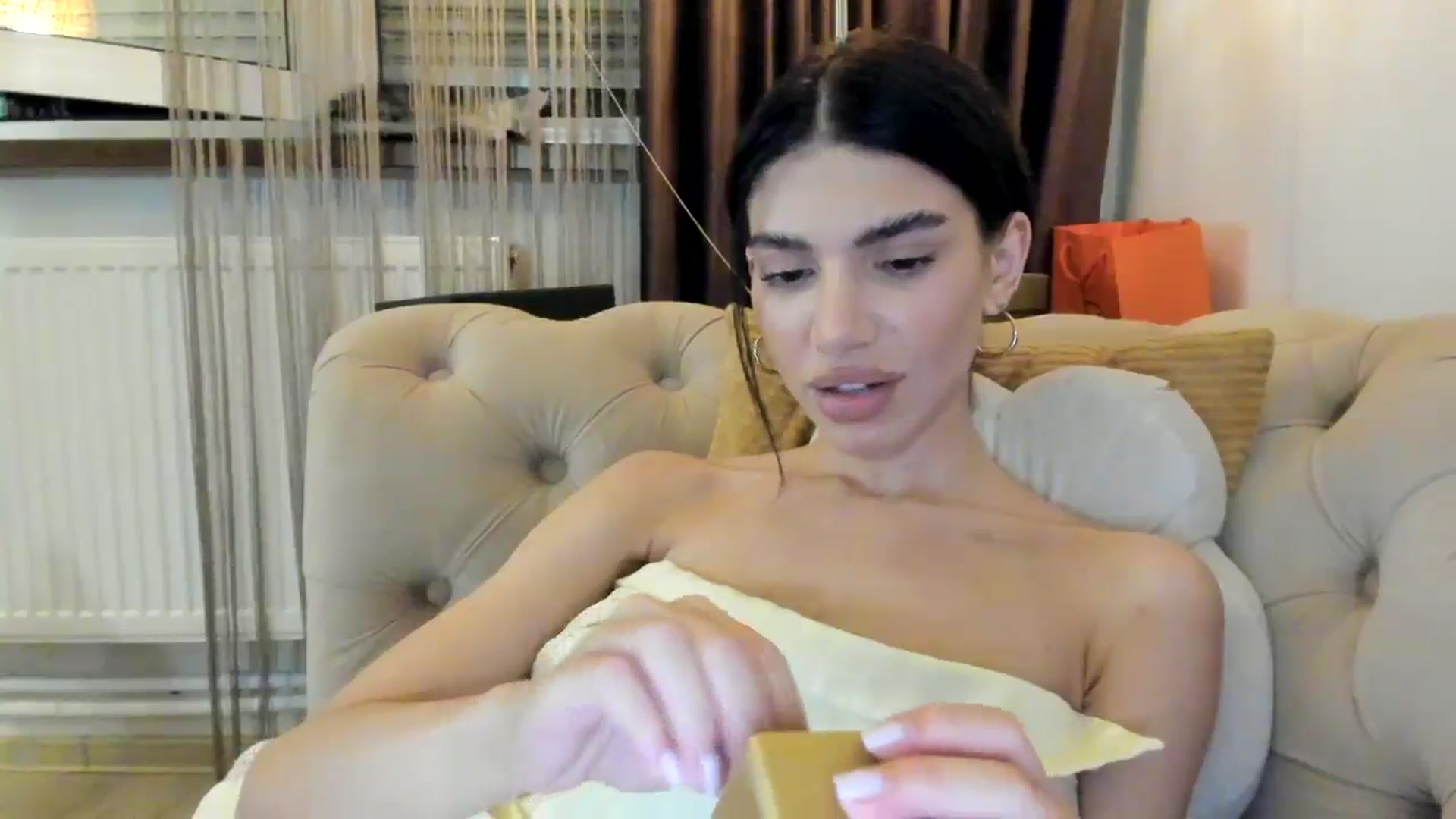 Gallery image thumbnail from SashaLopez's myfreecams stream on, 07/17/2024, 21:45 image 8 of 20