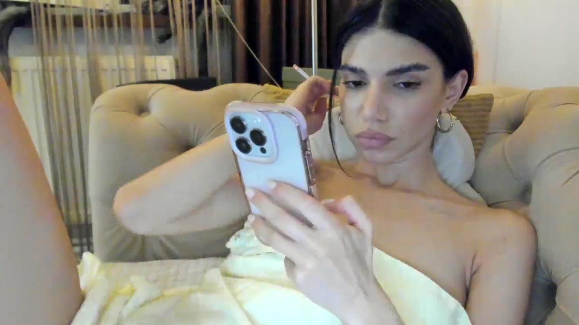 Gallery image thumbnail from SashaLopez's myfreecams stream on, 07/17/2024, 21:45 image 17 of 20