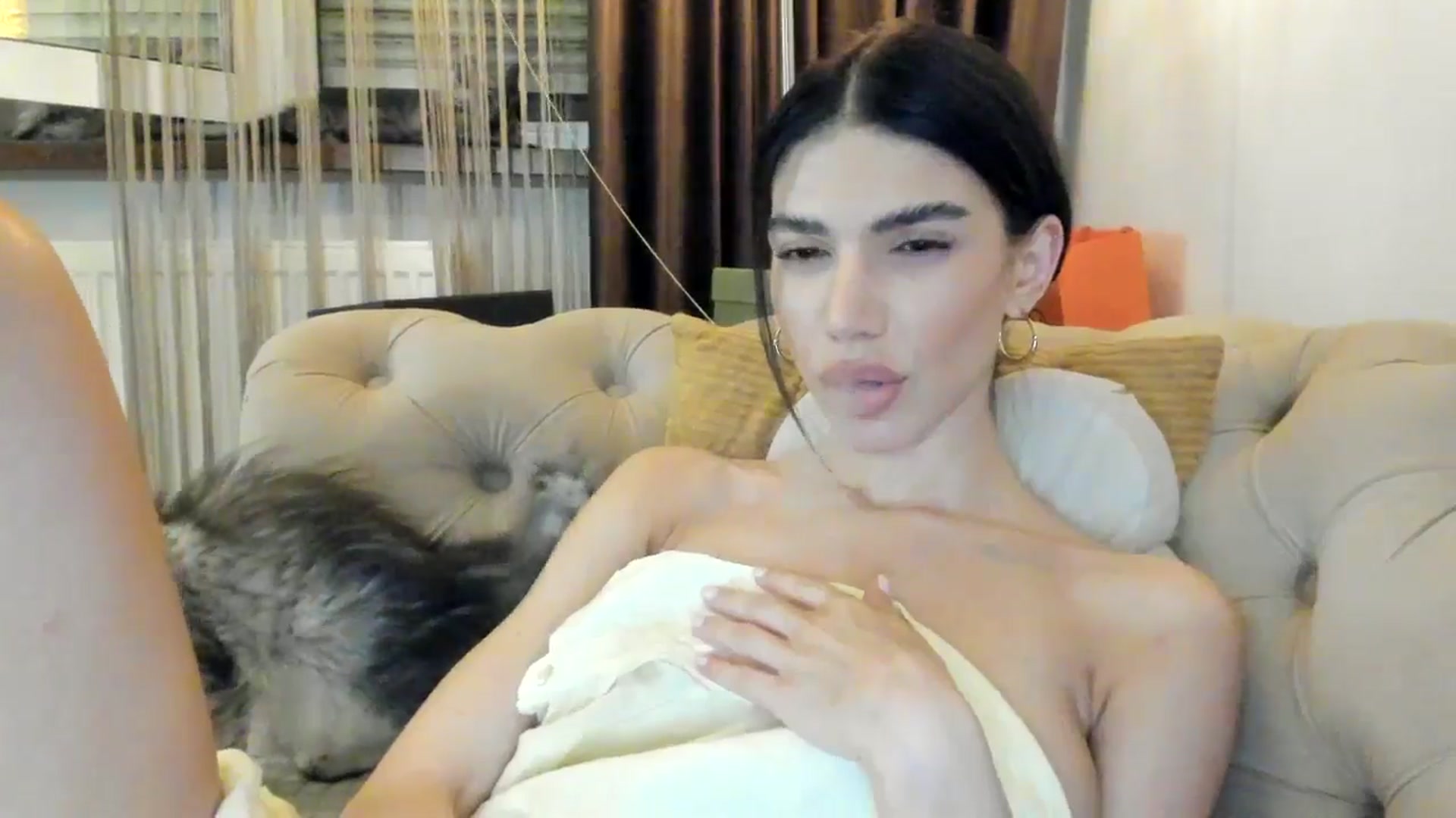 Gallery image thumbnail from SashaLopez's myfreecams stream on, 07/17/2024, 21:45 image 14 of 20