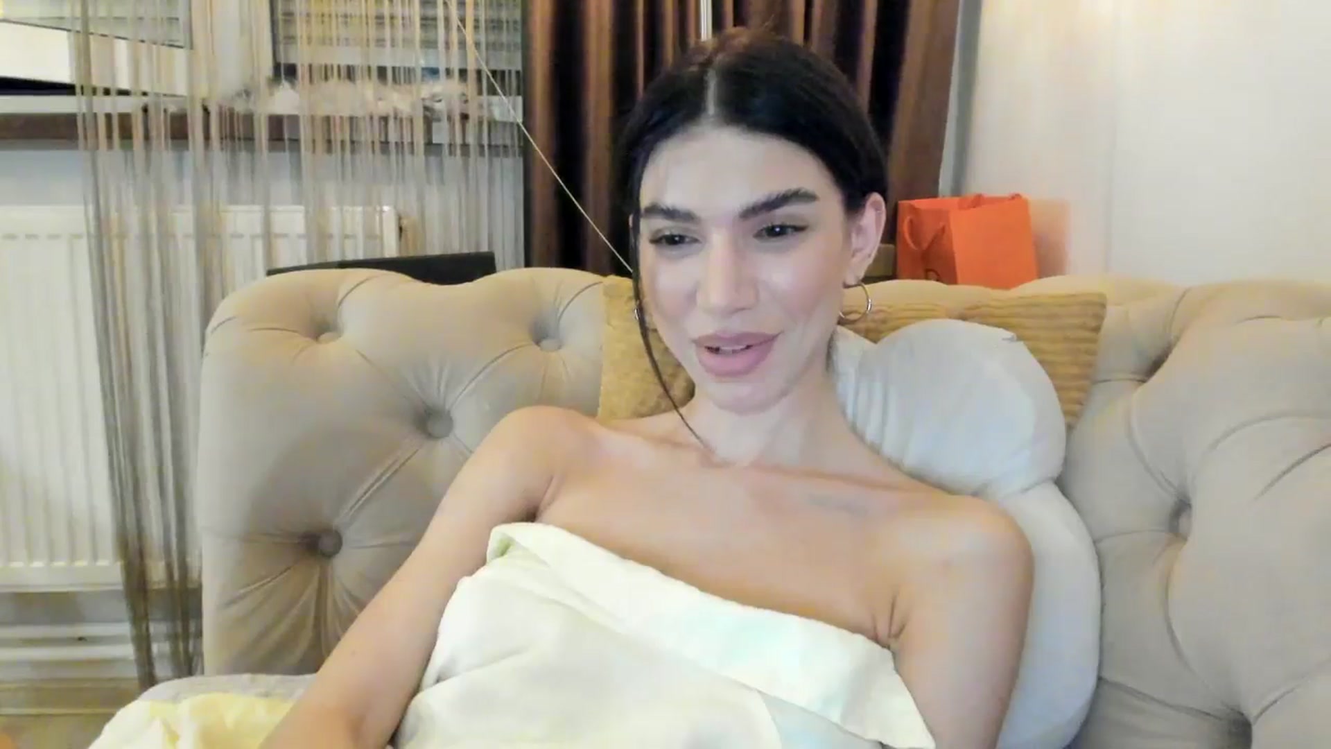 Gallery image thumbnail from SashaLopez's myfreecams stream on, 07/17/2024, 21:45 image 11 of 20