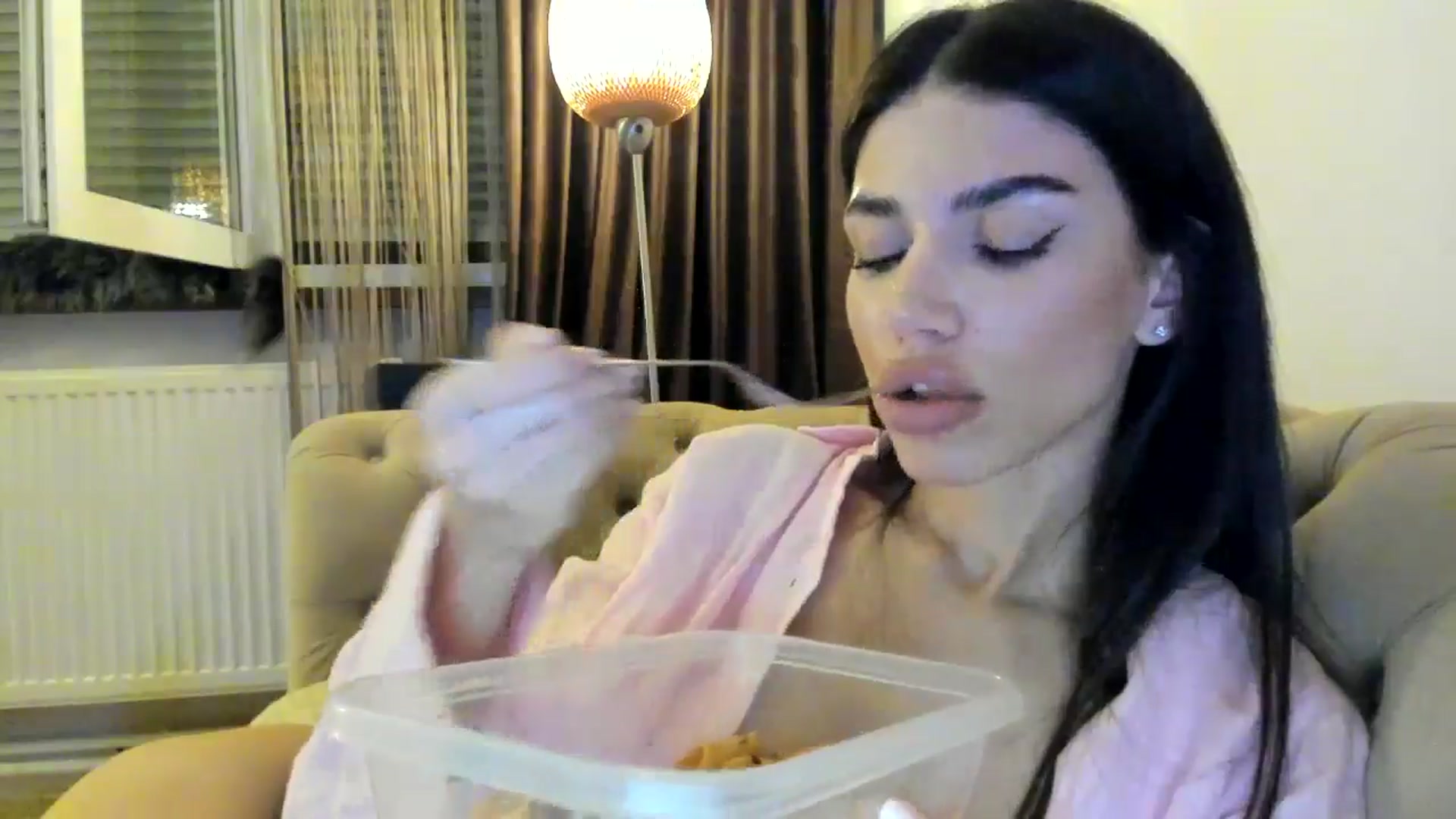 Gallery image thumbnail from SashaLopez's myfreecams stream on, 07/27/2024, 20:47 image 16 of 20