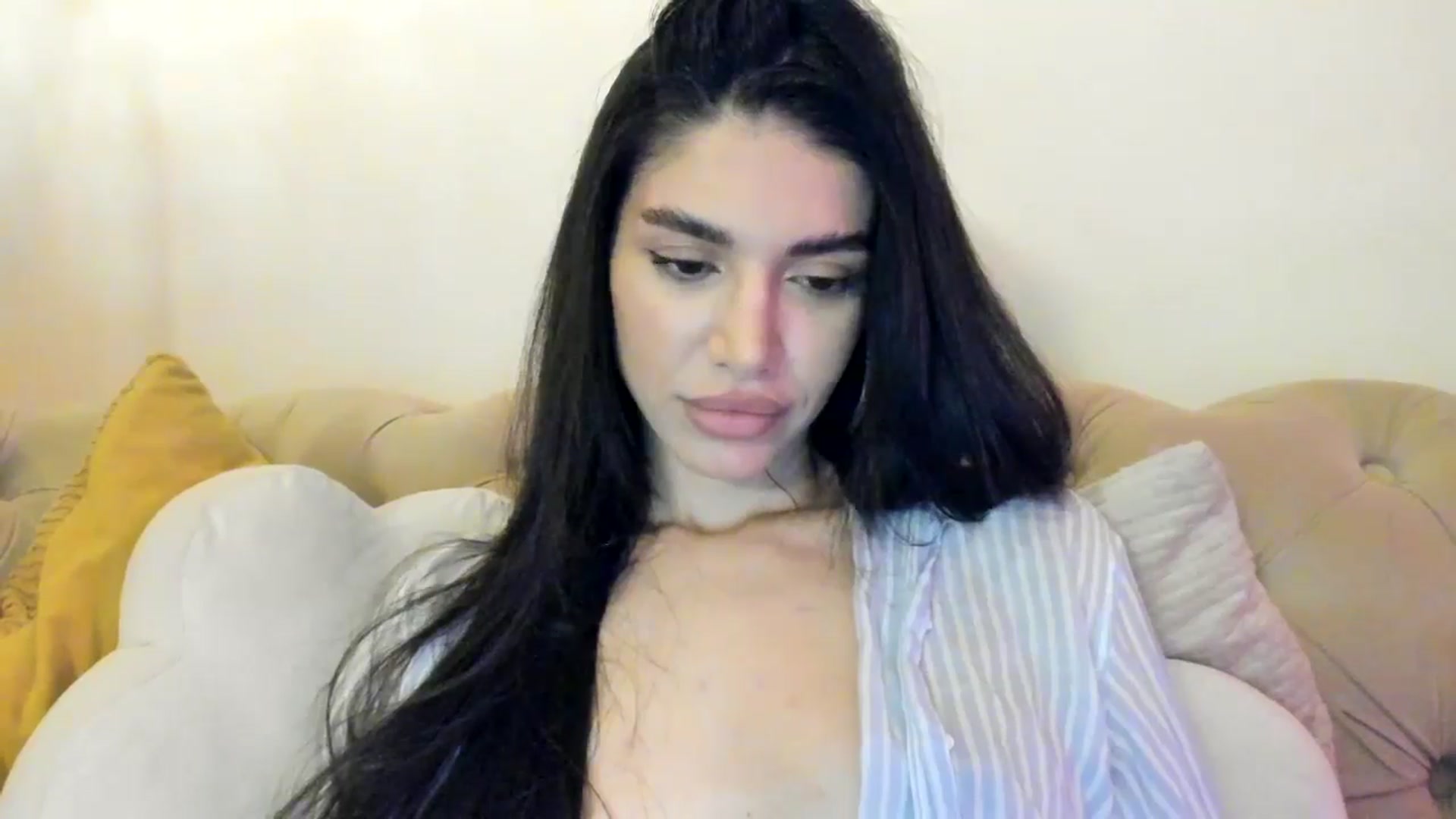 Gallery image thumbnail from SashaLopez's myfreecams stream on, 07/28/2024, 21:14 image 3 of 20