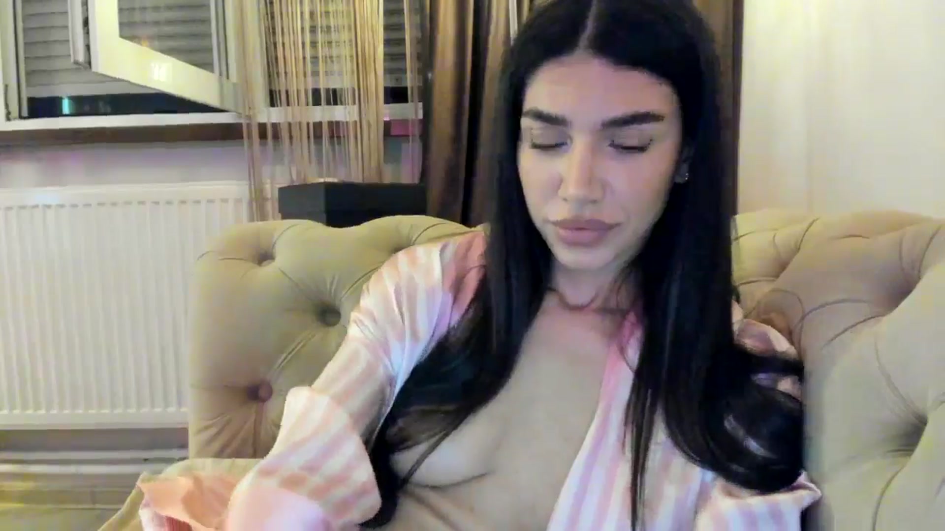 Gallery image thumbnail from SashaLopez's myfreecams stream on, 07/29/2024, 21:40 image 13 of 20