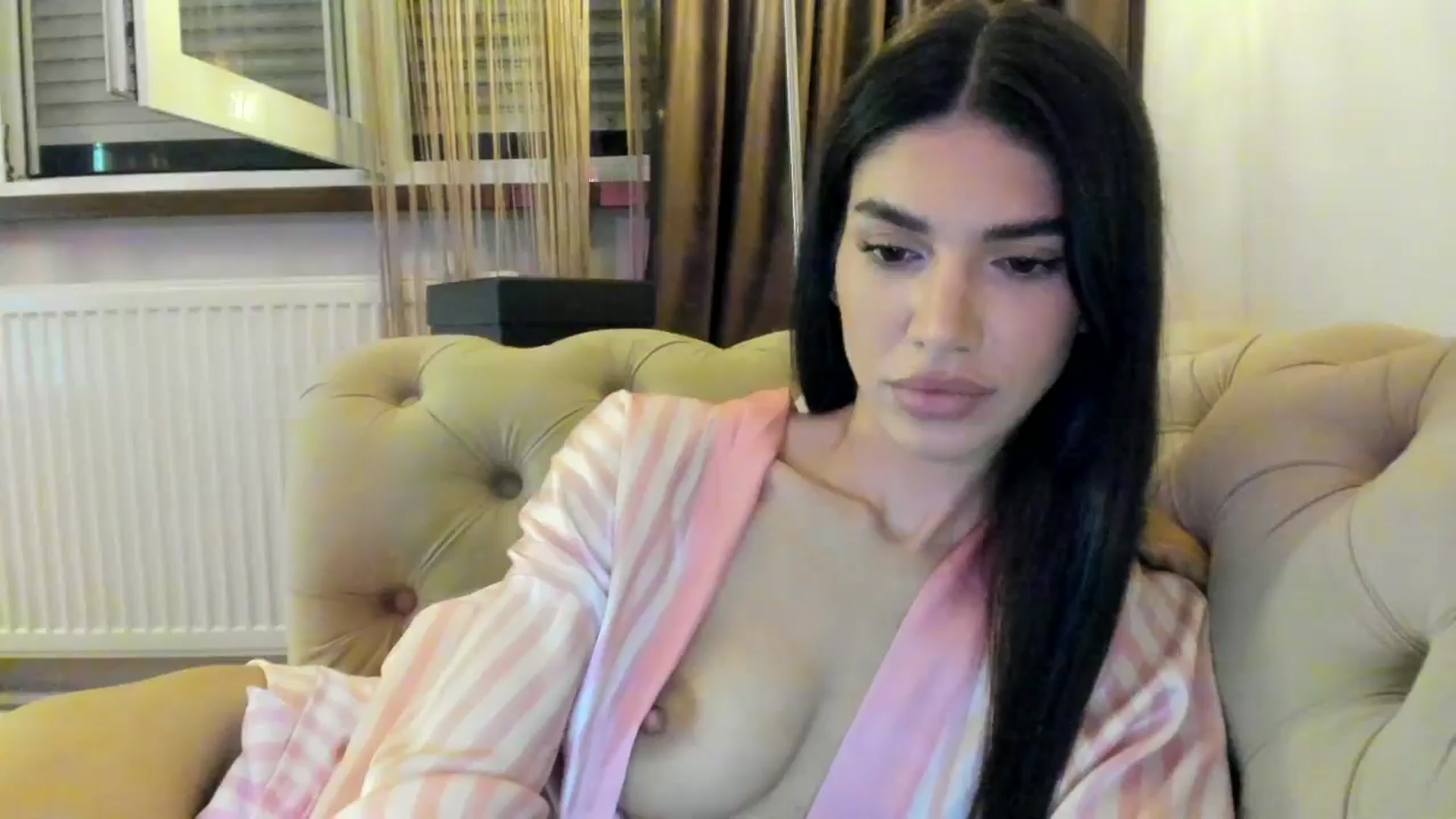 Gallery image thumbnail from SashaLopez's myfreecams stream on, 07/29/2024, 21:40 image 12 of 20