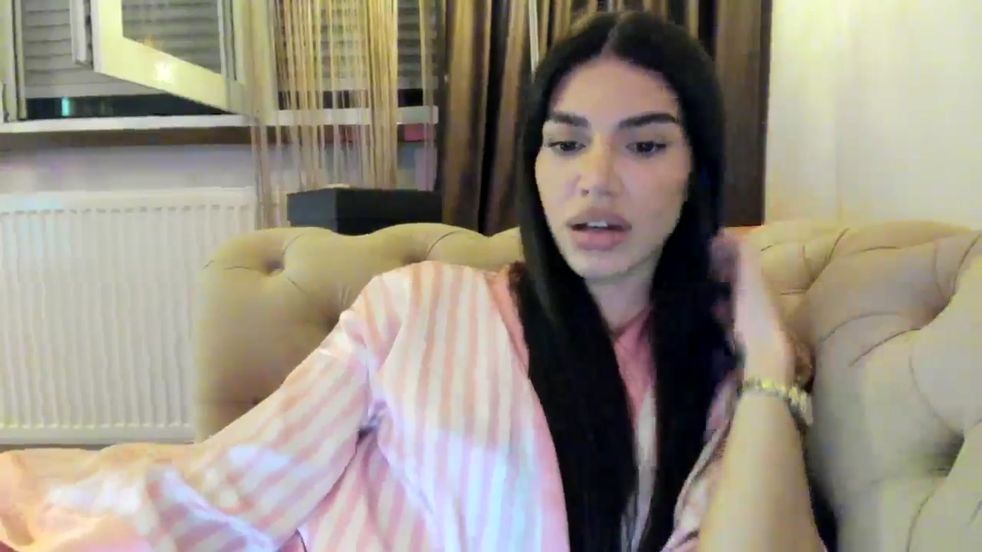 Gallery image thumbnail from SashaLopez's myfreecams stream on, 07/29/2024, 21:40 image 7 of 20