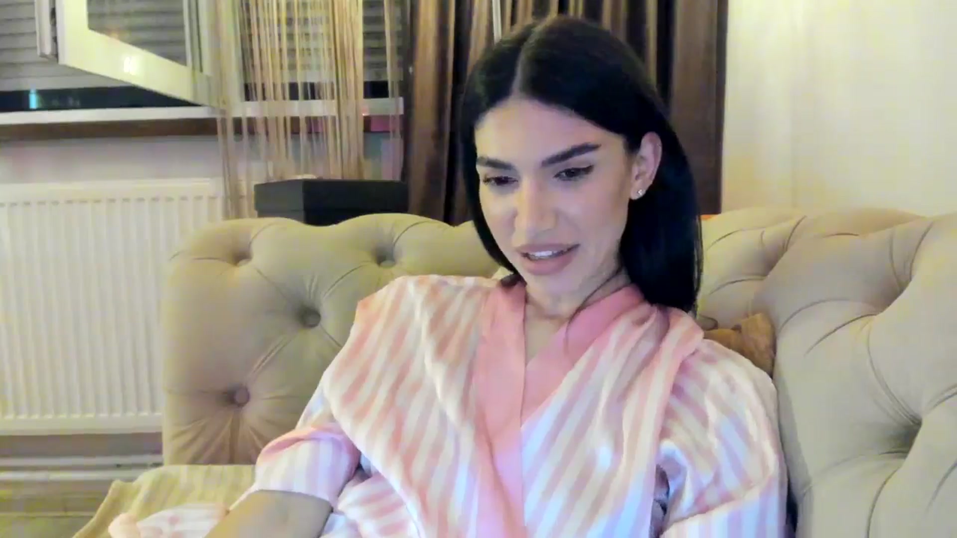 Gallery image thumbnail from SashaLopez's myfreecams stream on, 07/29/2024, 21:40 image 15 of 20
