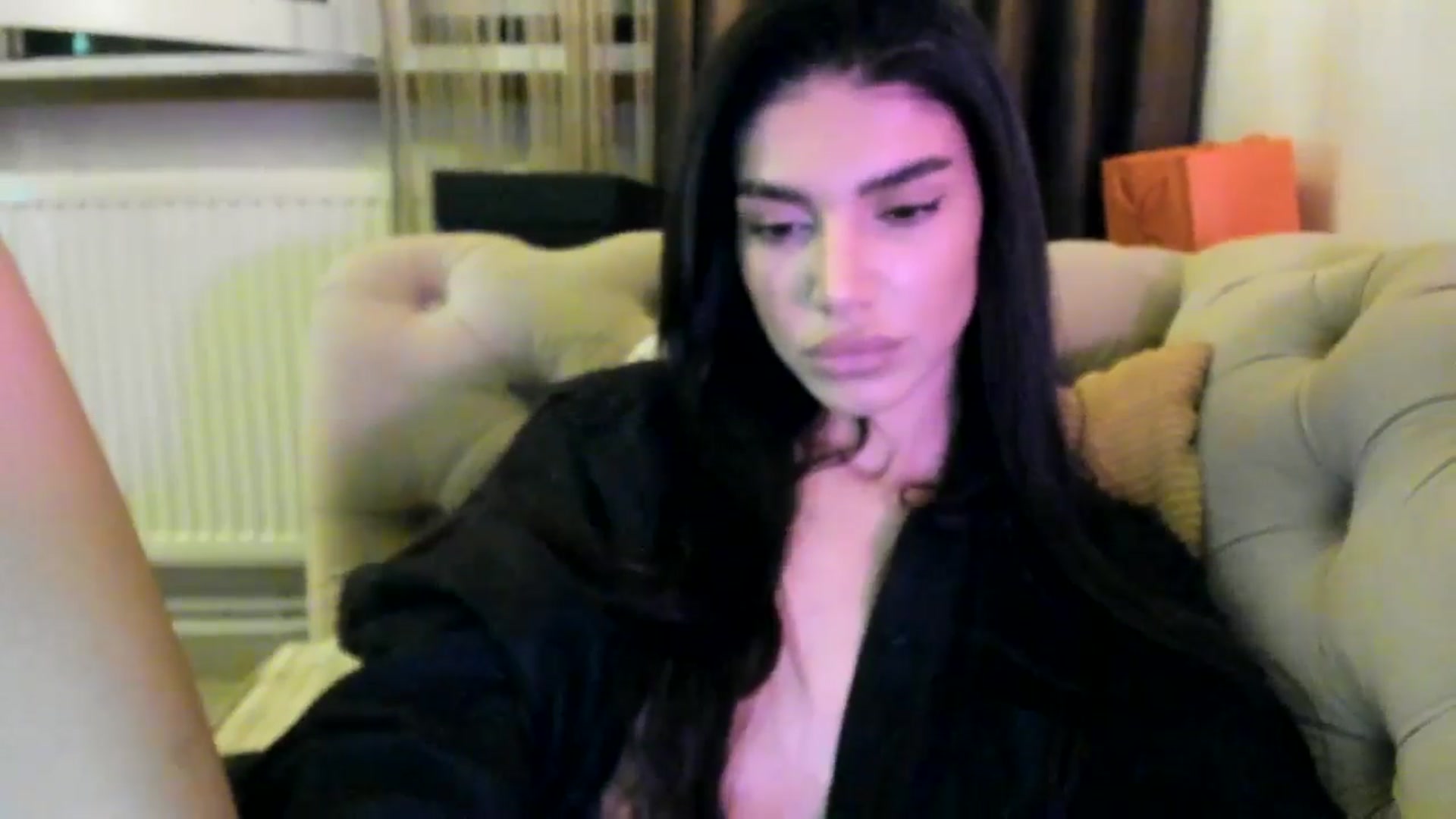 Gallery image thumbnail from SashaLopez's myfreecams stream on, 08/03/2024, 21:43 image 6 of 20