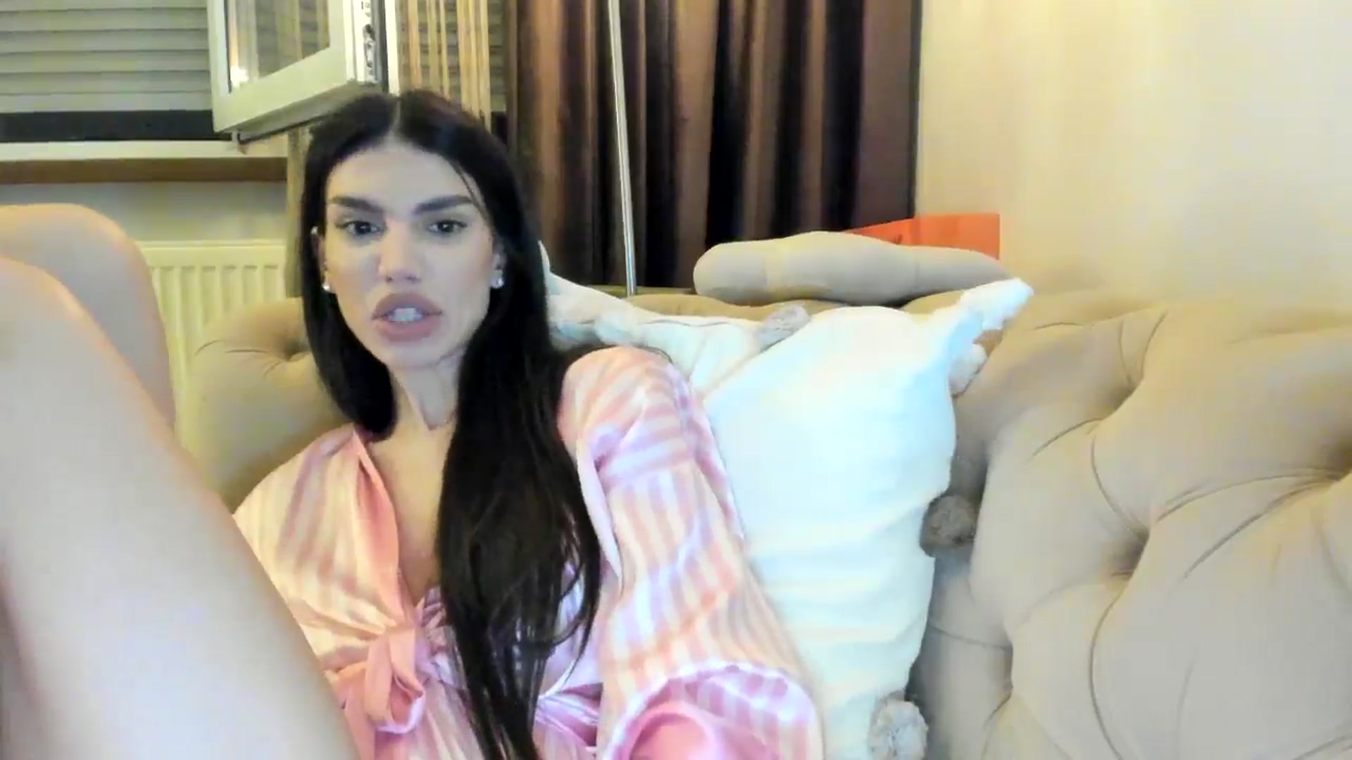 Gallery image thumbnail from SashaLopez's myfreecams stream on, 09/01/2024, 20:21 image 6 of 20