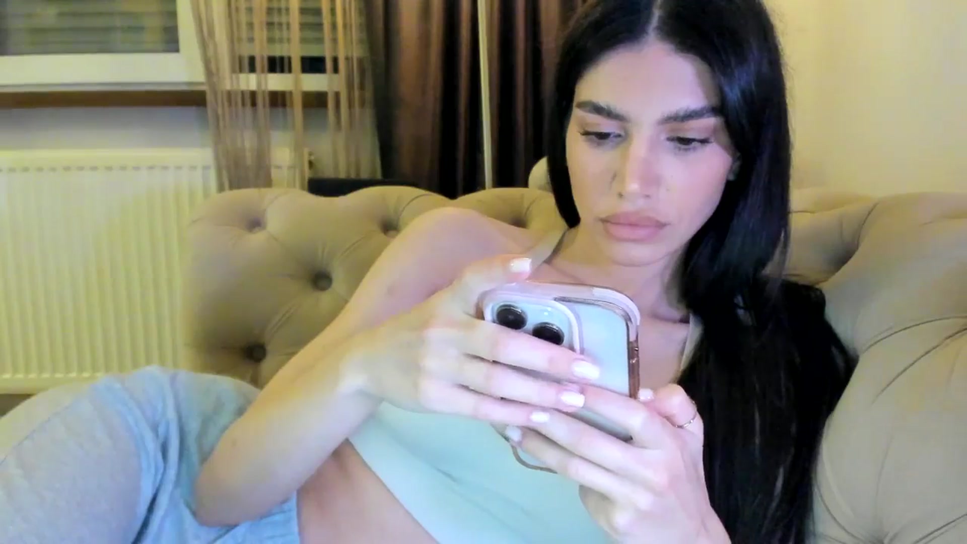 Gallery image thumbnail from SashaLopez's myfreecams stream on, 09/18/2024, 23:23 image 12 of 20