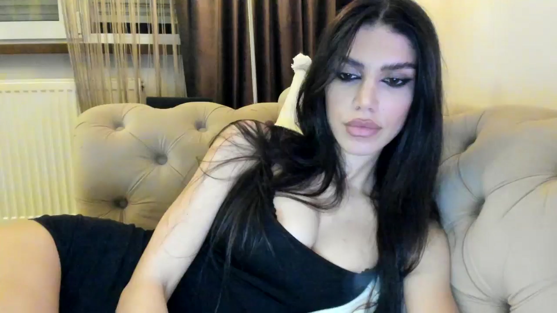 Gallery image thumbnail from SashaLopez's myfreecams stream on, 09/21/2024, 21:36 image 1 of 20