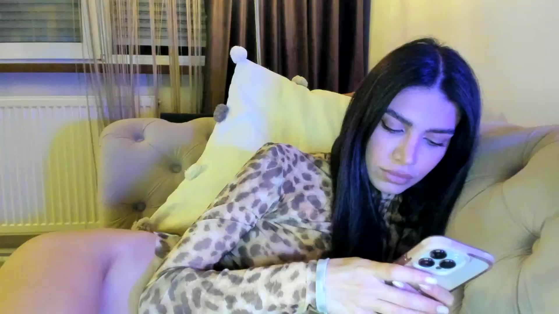 Gallery image thumbnail from SashaLopez's myfreecams stream on, 09/23/2024, 22:27 image 1 of 20