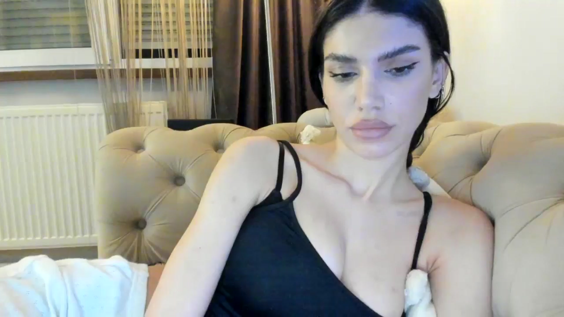 Gallery image thumbnail from SashaLopez's myfreecams stream on, 09/25/2024, 22:00 image 17 of 20