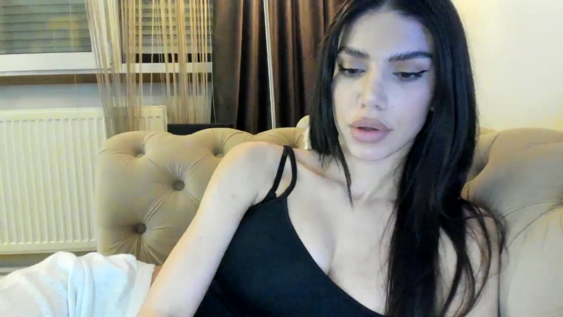 Gallery image thumbnail from SashaLopez's myfreecams stream on, 09/25/2024, 22:00 image 16 of 20