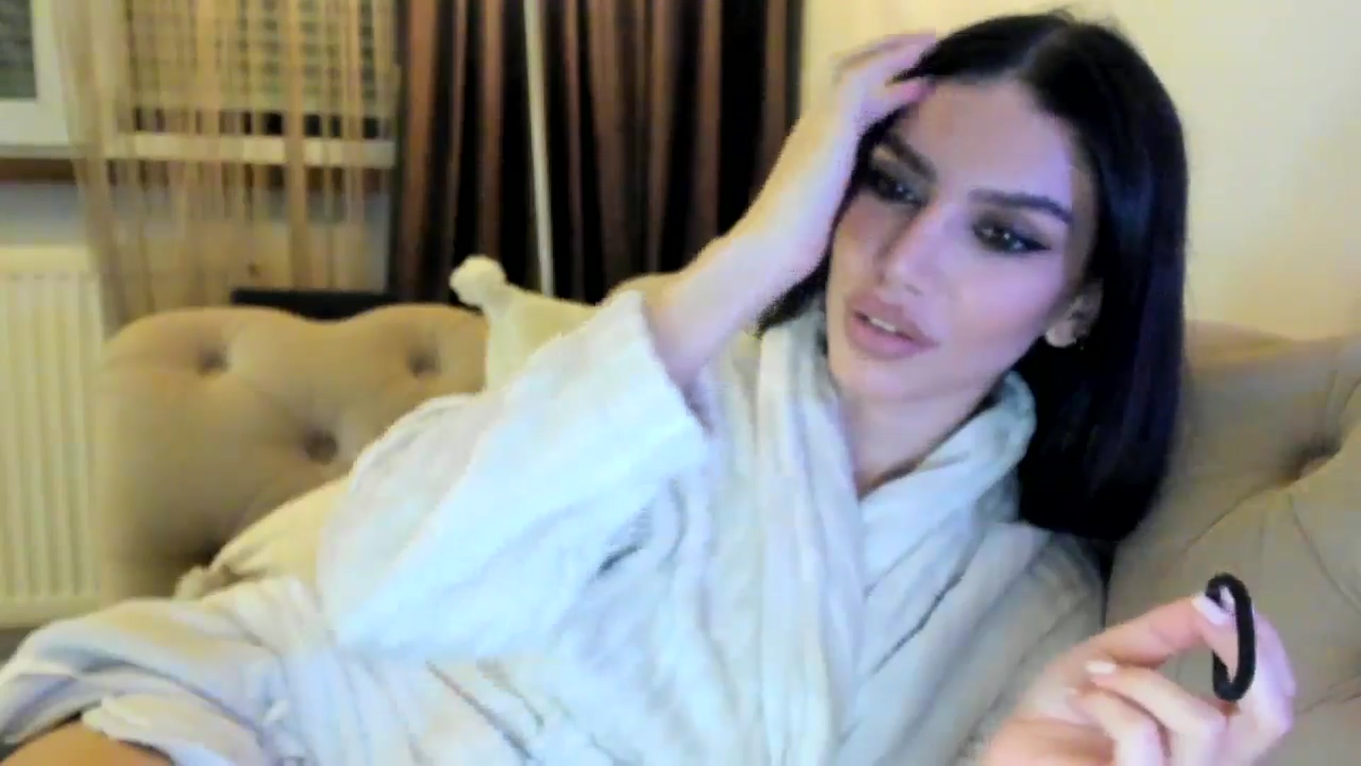 Gallery image thumbnail from SashaLopez's myfreecams stream on, 09/27/2024, 23:19 image 12 of 20
