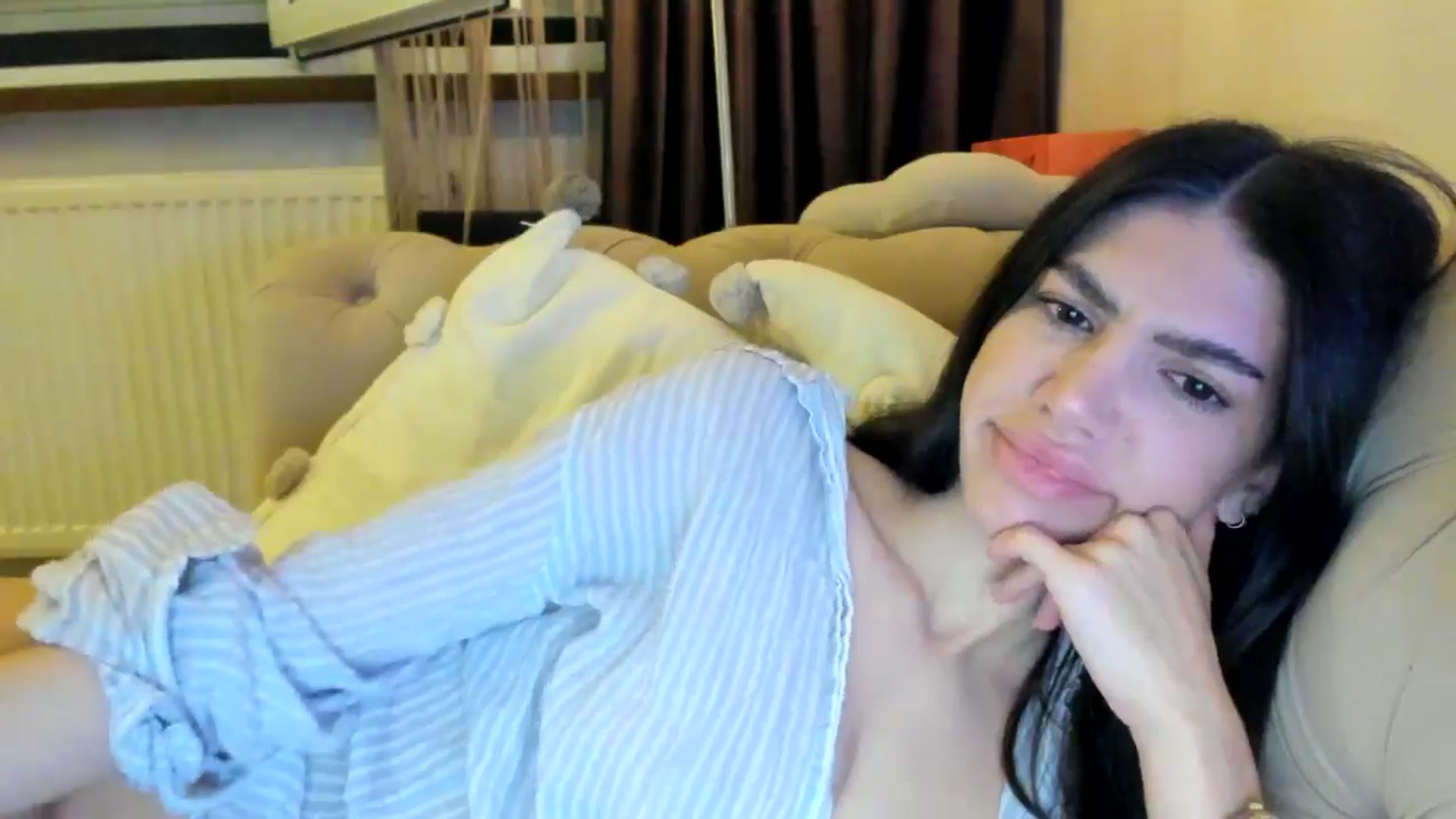 Gallery image thumbnail from SashaLopez's myfreecams stream on, 09/29/2024, 24:06 image 13 of 20