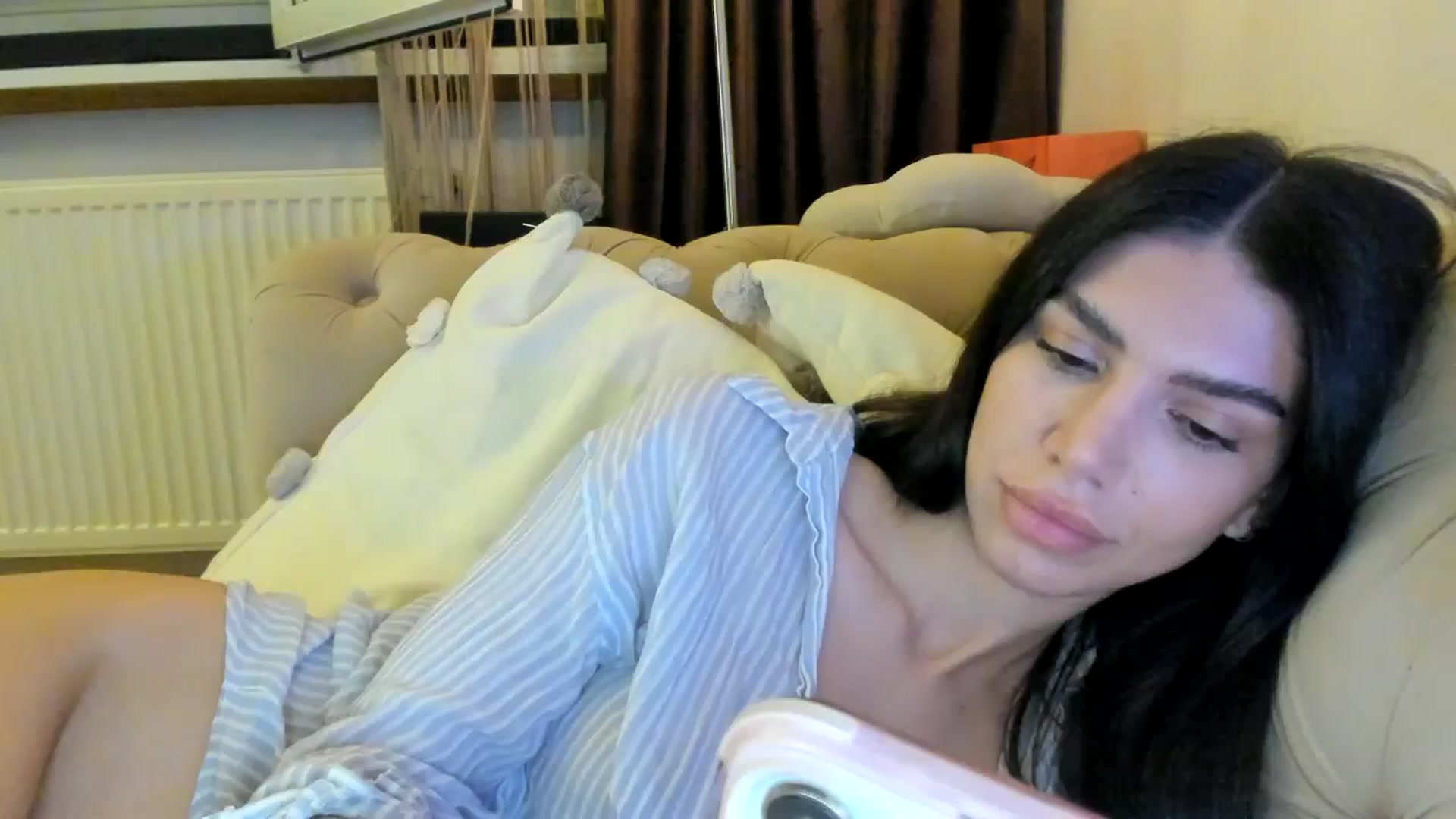 Gallery image thumbnail from SashaLopez's myfreecams stream on, 09/29/2024, 24:06 image 11 of 20