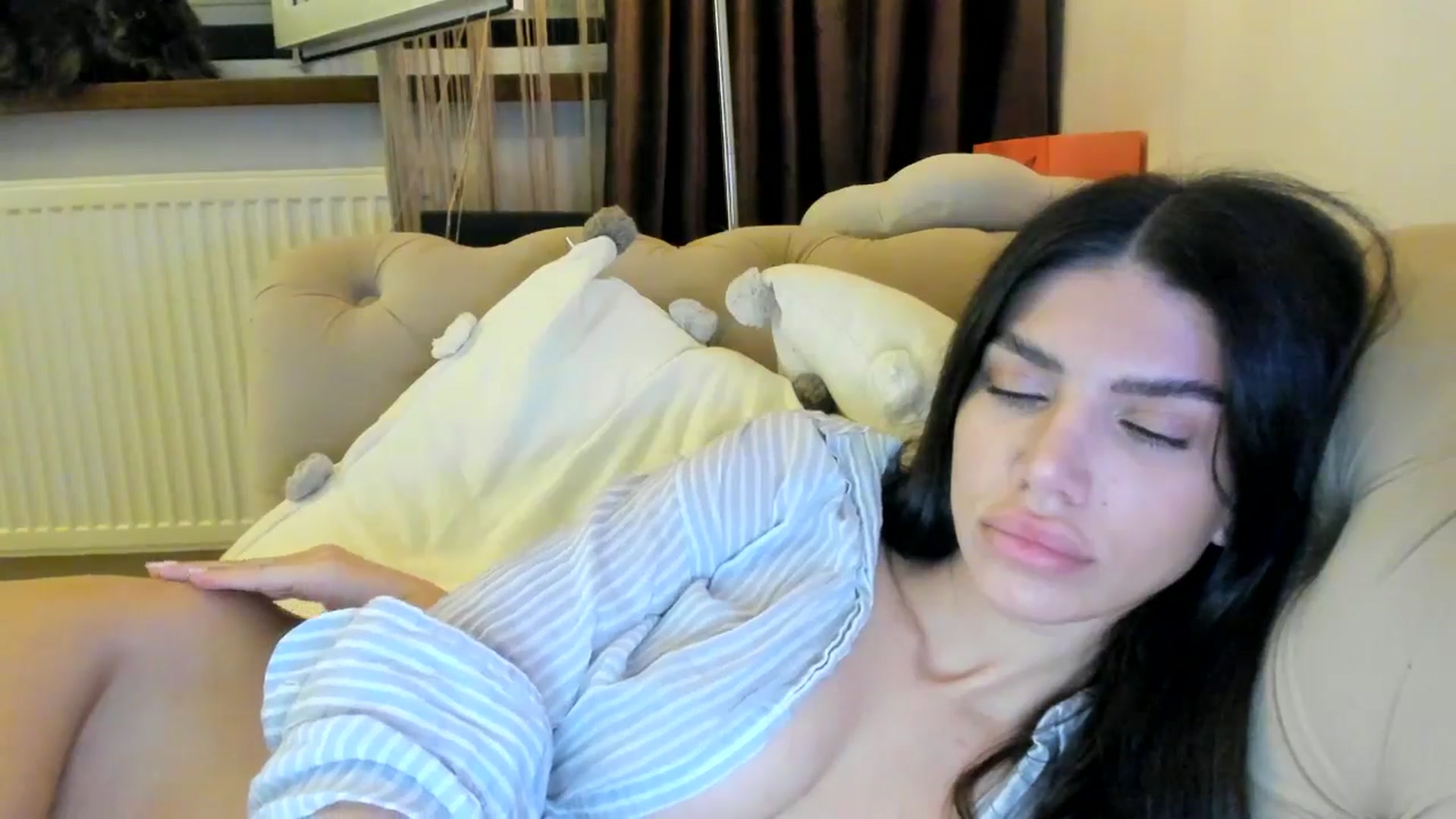 Gallery image thumbnail from SashaLopez's myfreecams stream on, 09/29/2024, 24:06 image 16 of 20