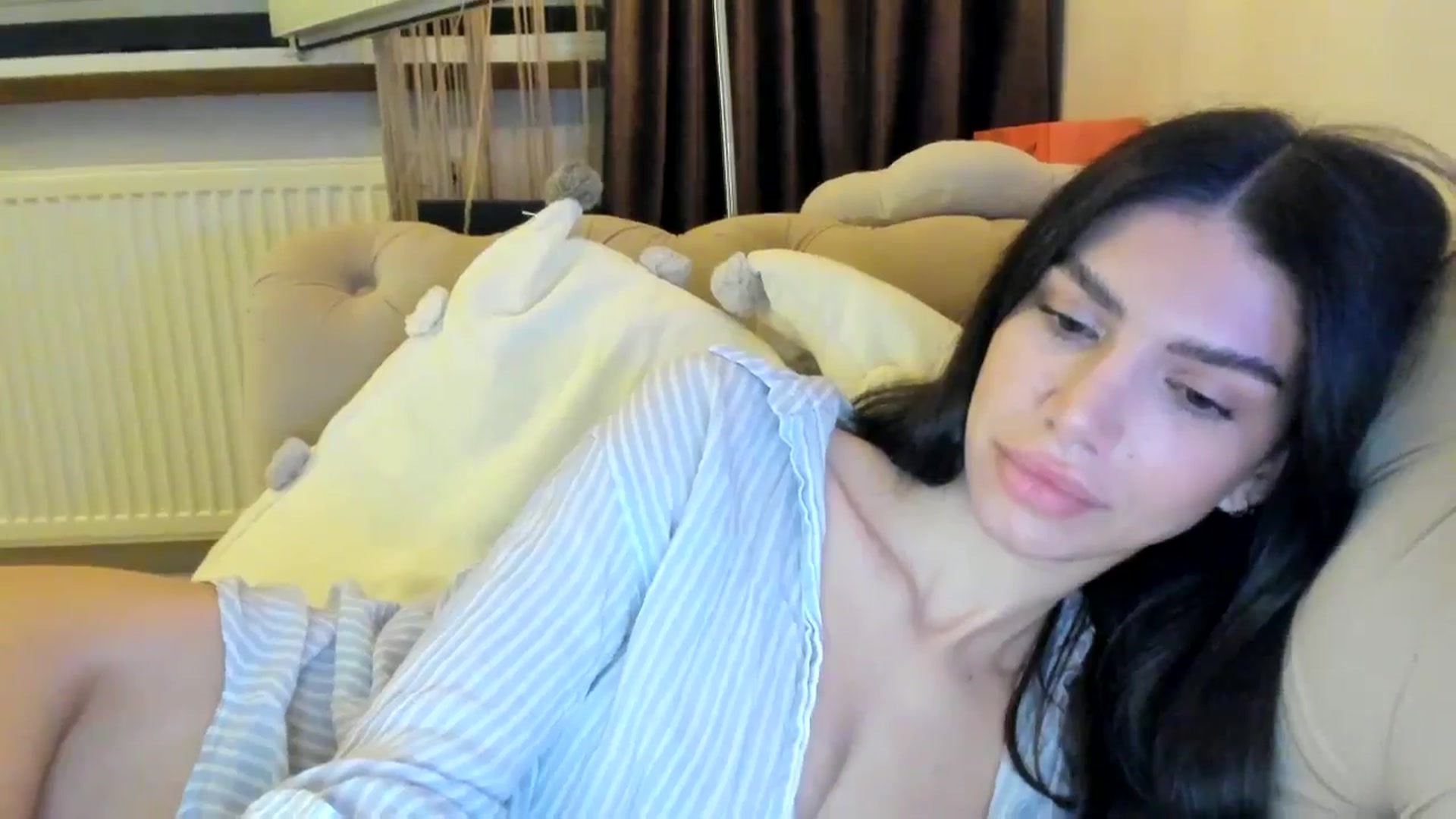 Gallery image thumbnail from SashaLopez's myfreecams stream on, 09/29/2024, 24:06 image 12 of 20