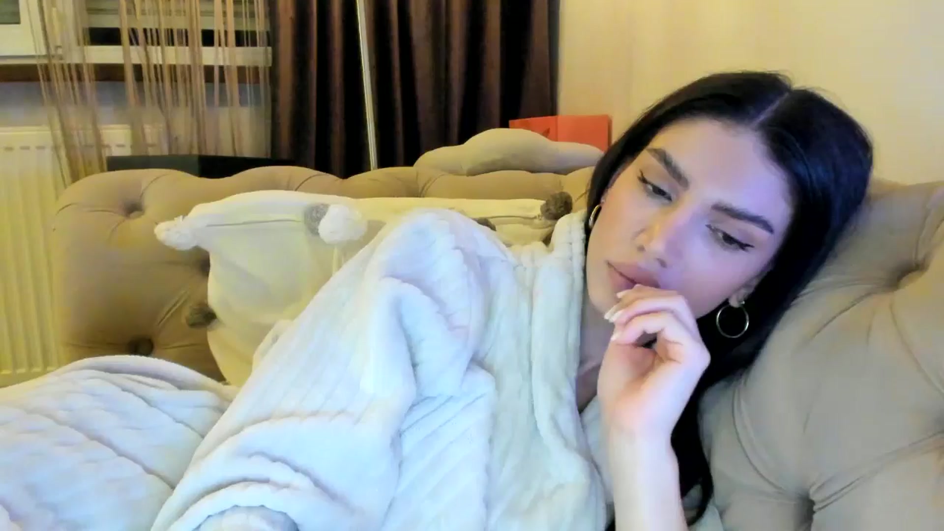 Gallery image thumbnail from SashaLopez's myfreecams stream on, 09/29/2024, 23:05 image 16 of 20