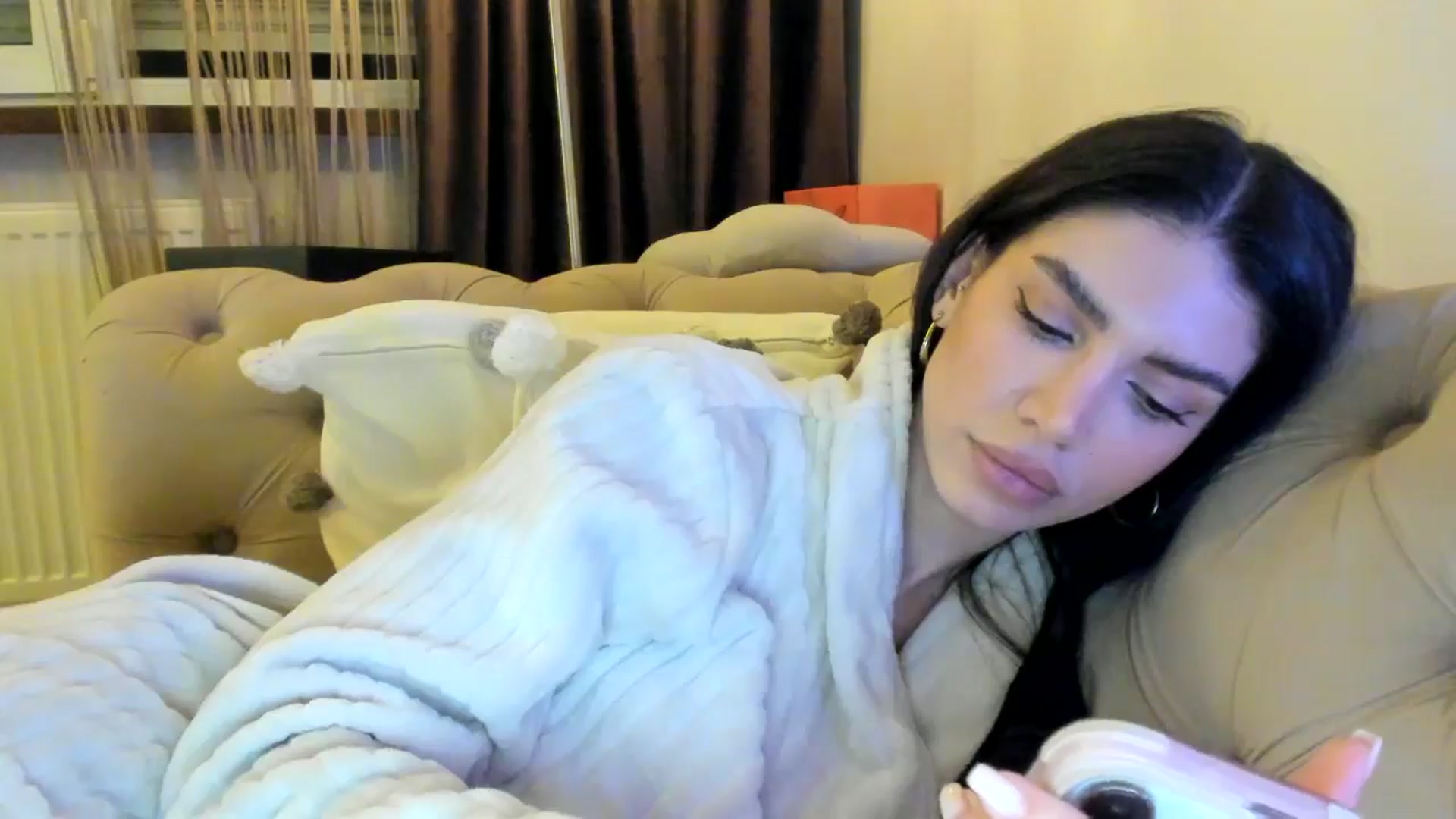 Gallery image thumbnail from SashaLopez's myfreecams stream on, 09/29/2024, 23:05 image 13 of 20