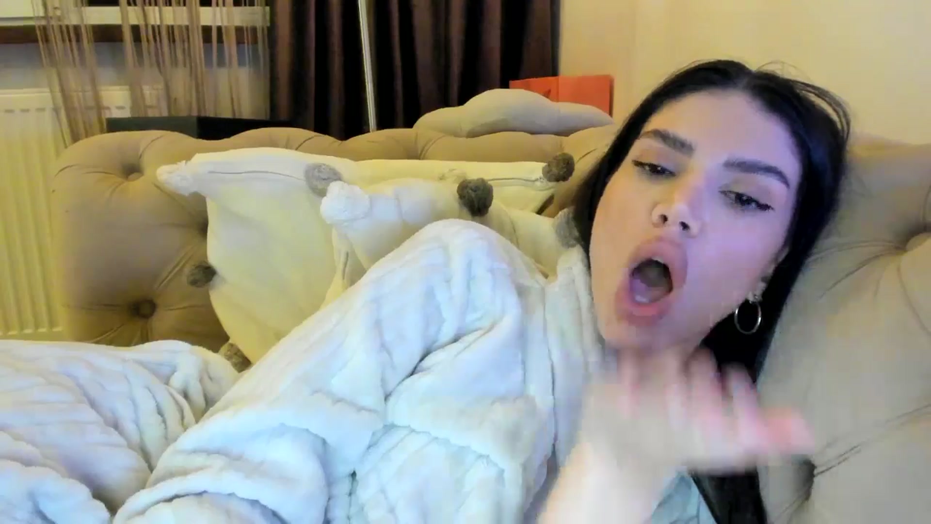 Gallery image thumbnail from SashaLopez's myfreecams stream on, 09/29/2024, 23:05 image 2 of 20
