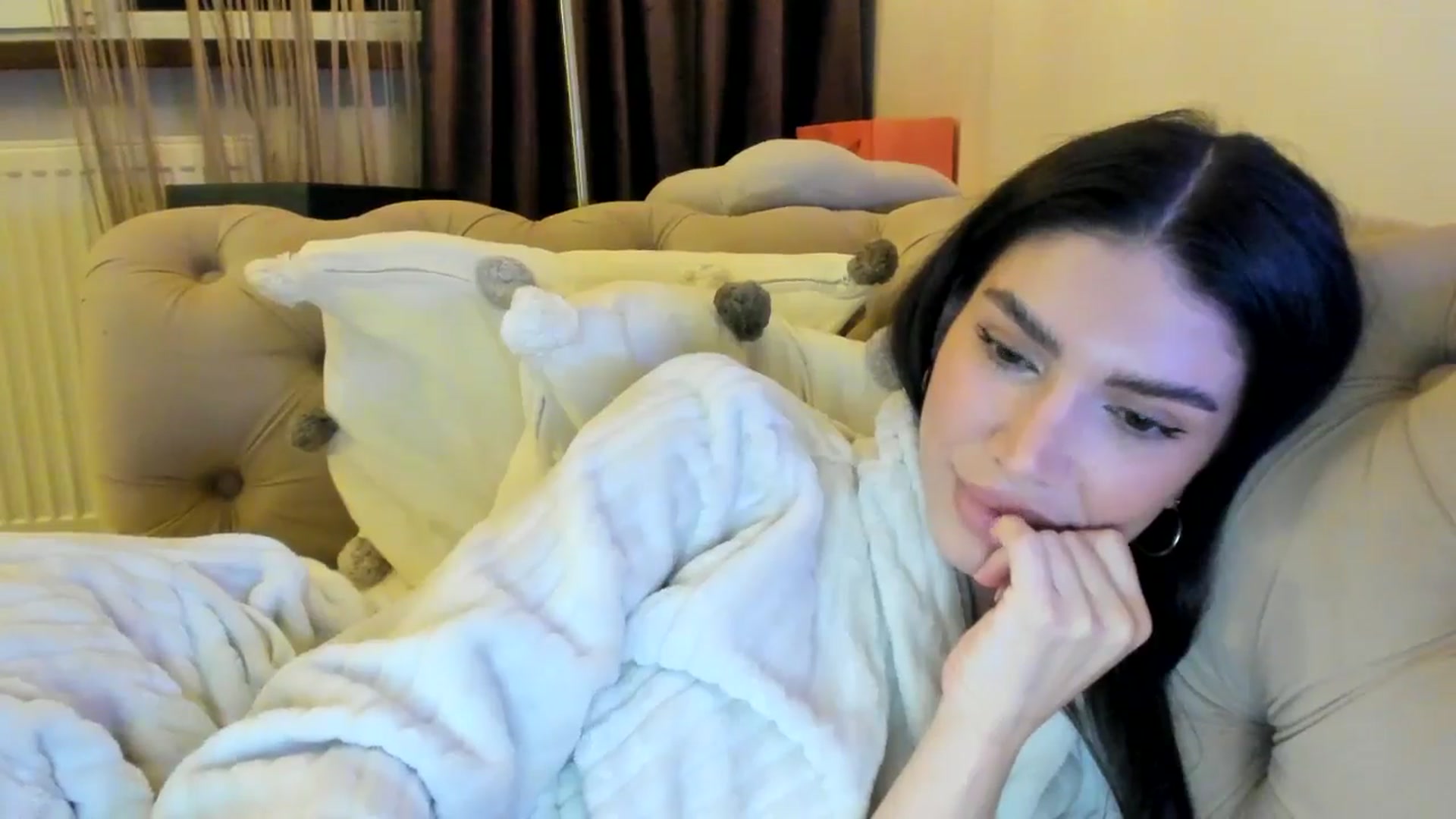 Gallery image thumbnail from SashaLopez's myfreecams stream on, 09/29/2024, 23:05 image 3 of 20