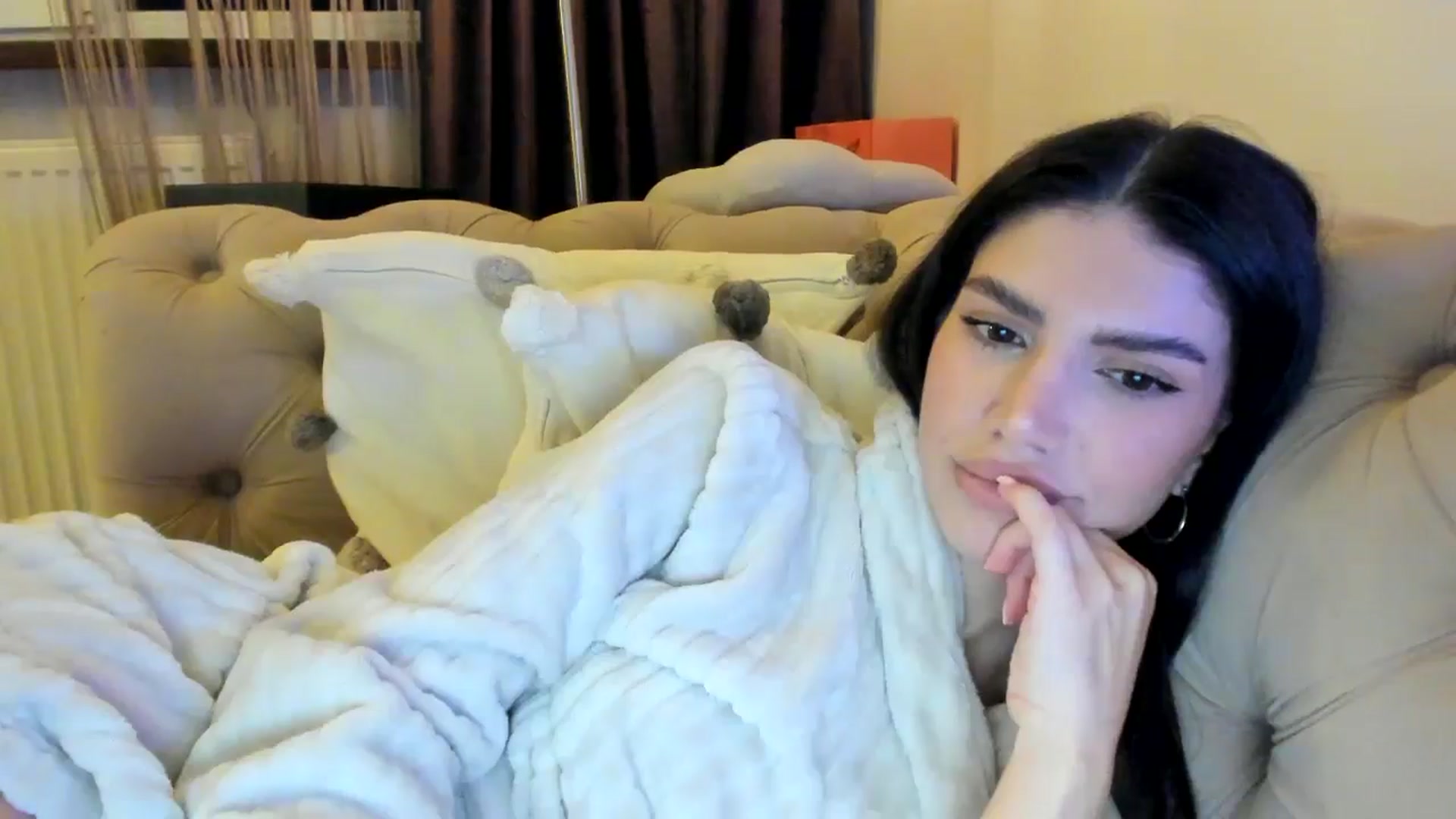 Gallery image thumbnail from SashaLopez's myfreecams stream on, 09/29/2024, 23:05 image 4 of 20