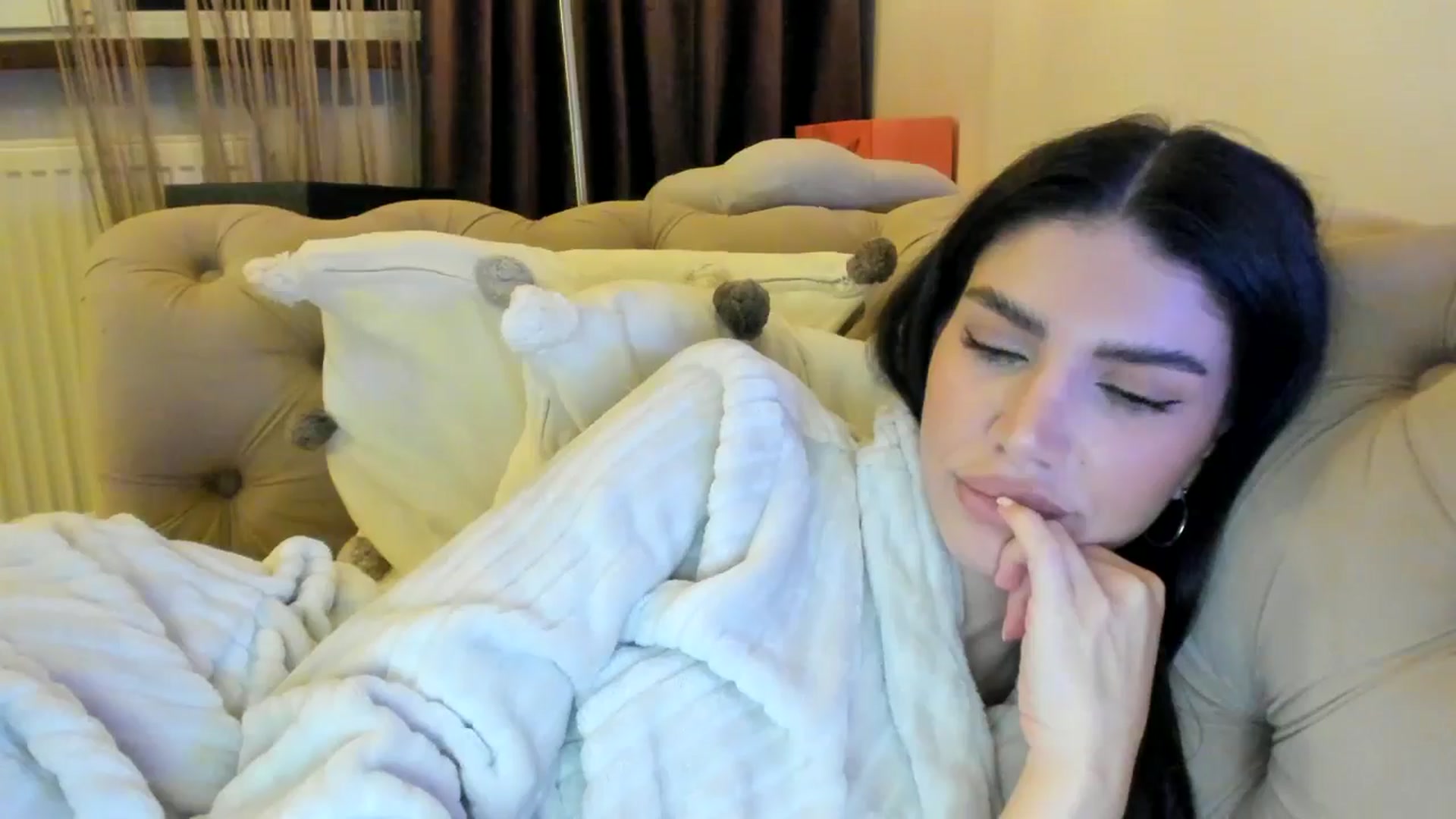 Gallery image thumbnail from SashaLopez's myfreecams stream on, 09/29/2024, 23:05 image 5 of 20