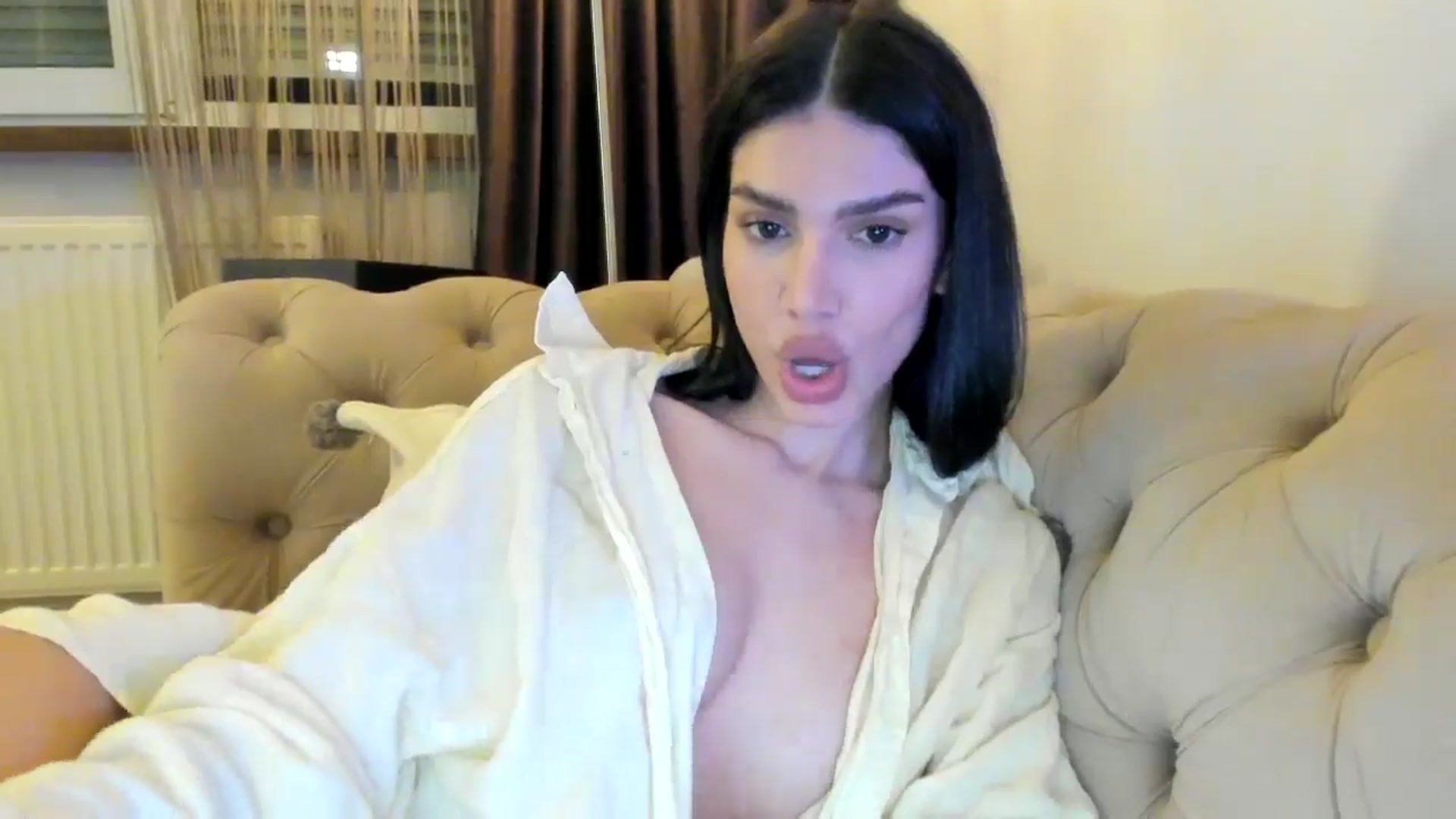 Gallery image thumbnail from SashaLopez's myfreecams stream on, 10/02/2024, 24:04 image 13 of 20